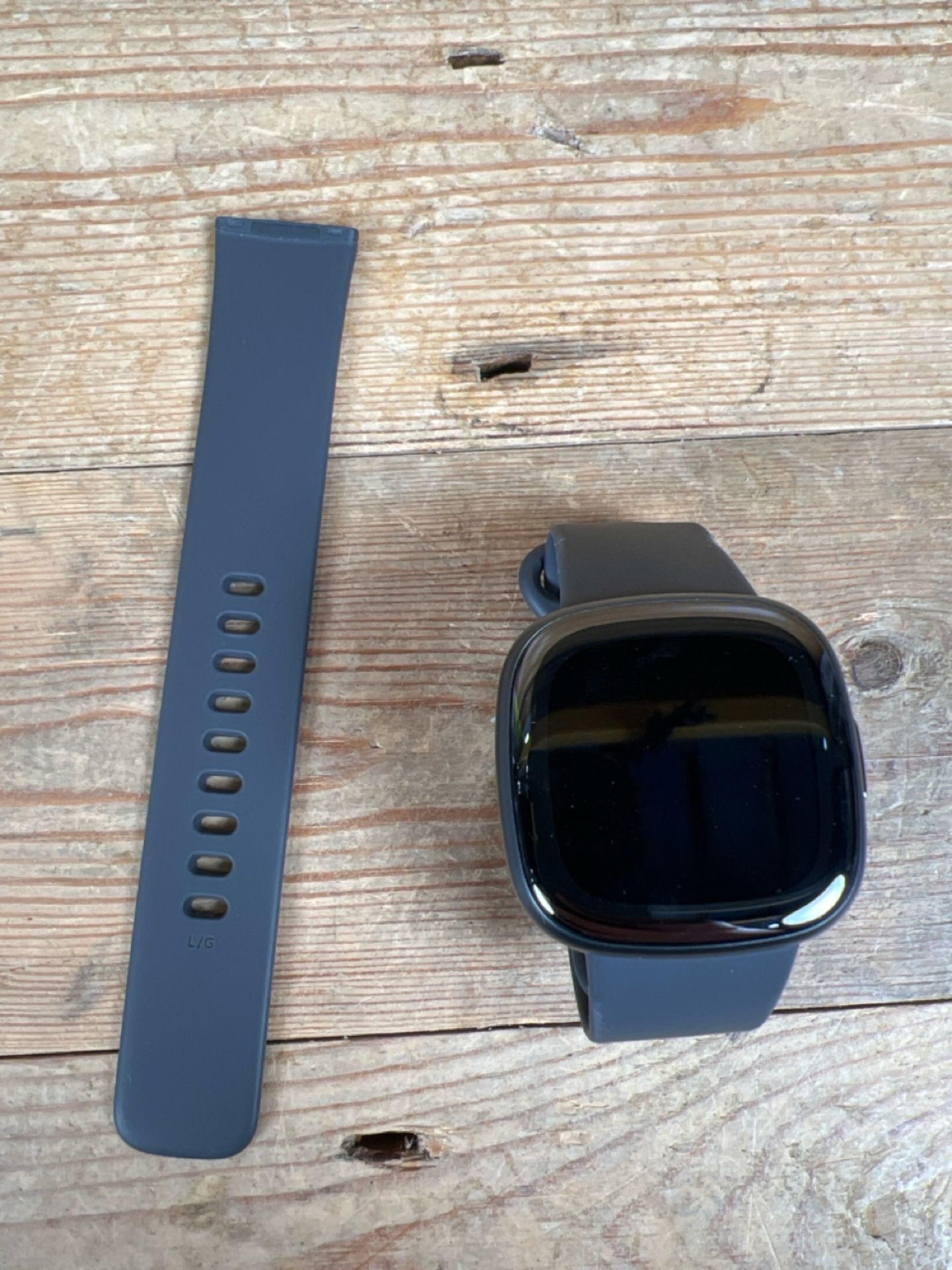 Fitbit sense 2 -shadow grey - Image 2 of 5