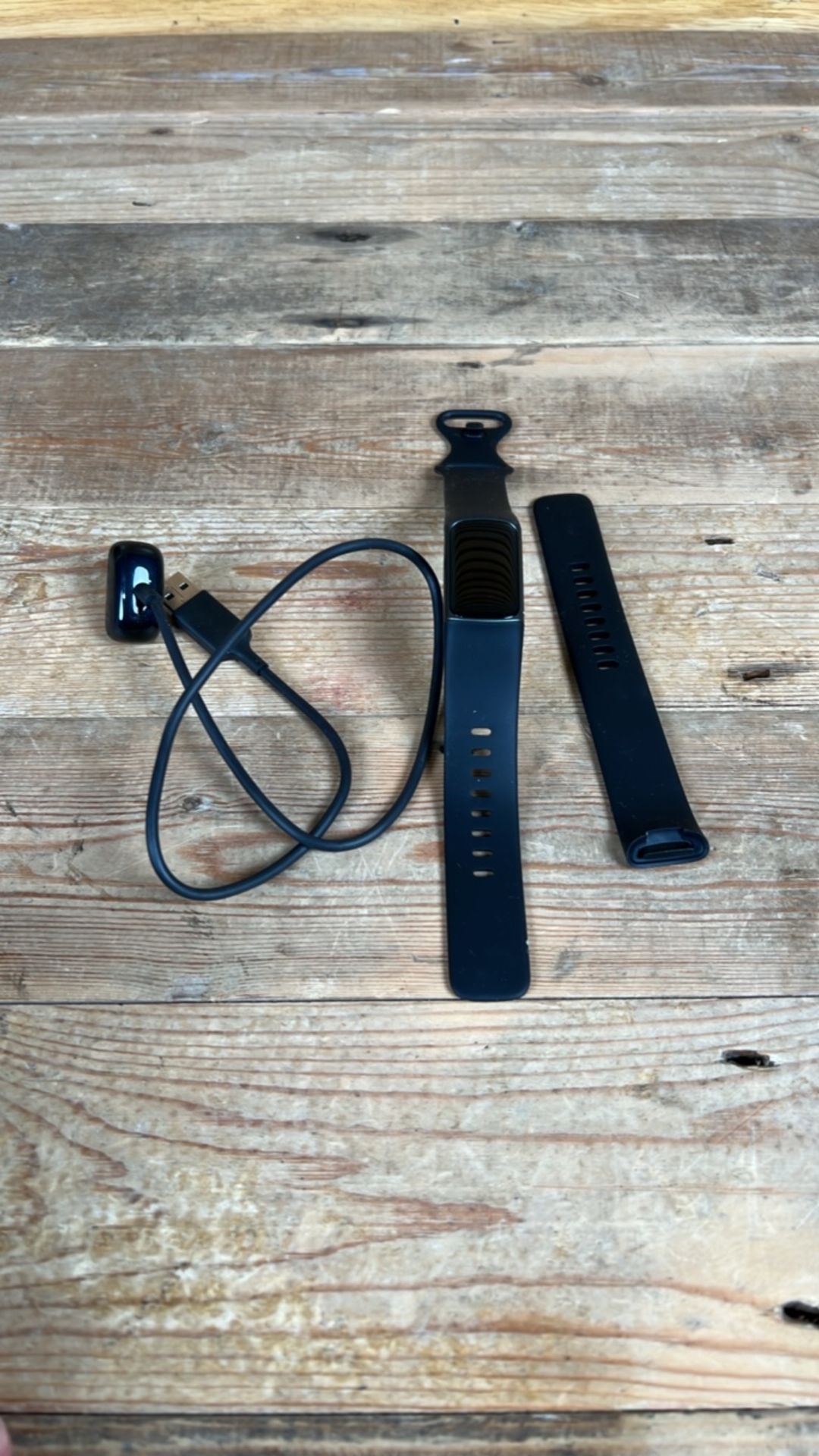 Fitbit Charge 5 (Graphite Black) - Image 2 of 3