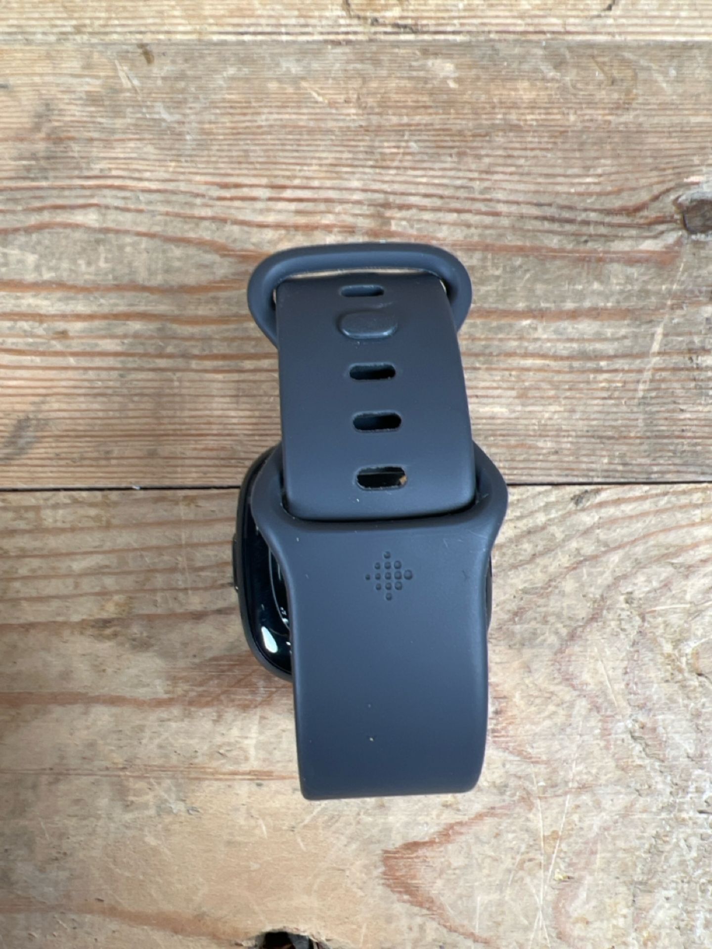 Fitbit sense 2 -shadow grey - Image 4 of 5