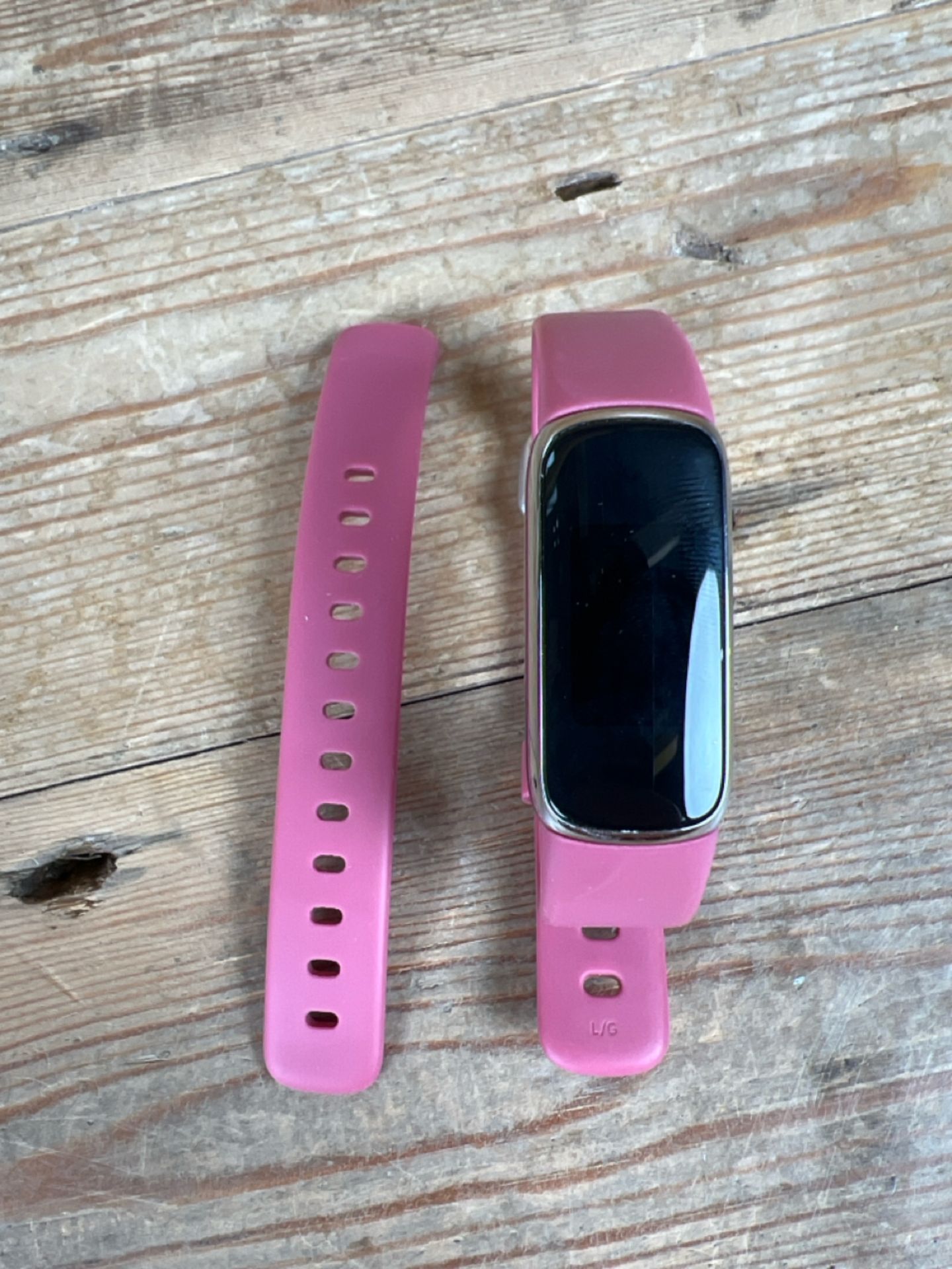 Fitbit luxe -platinum orchid - Image 3 of 4