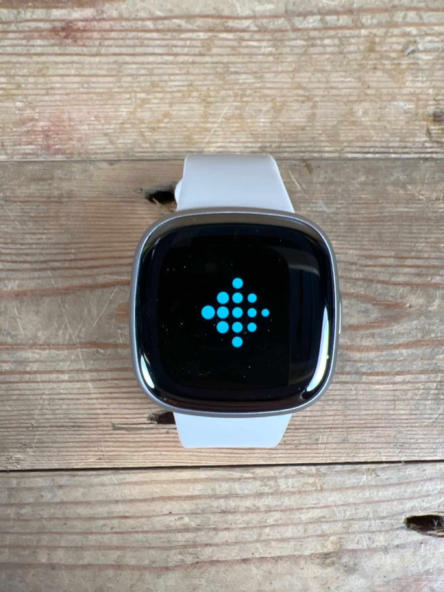 Fitbit sense 2 -lunar white