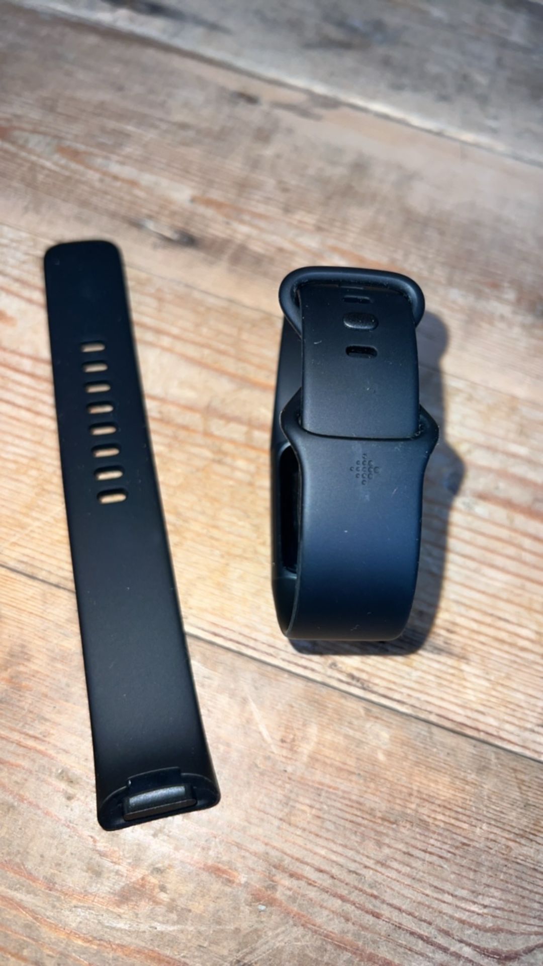 Fitbit Charge 5 (Graphite Black) - Image 3 of 3