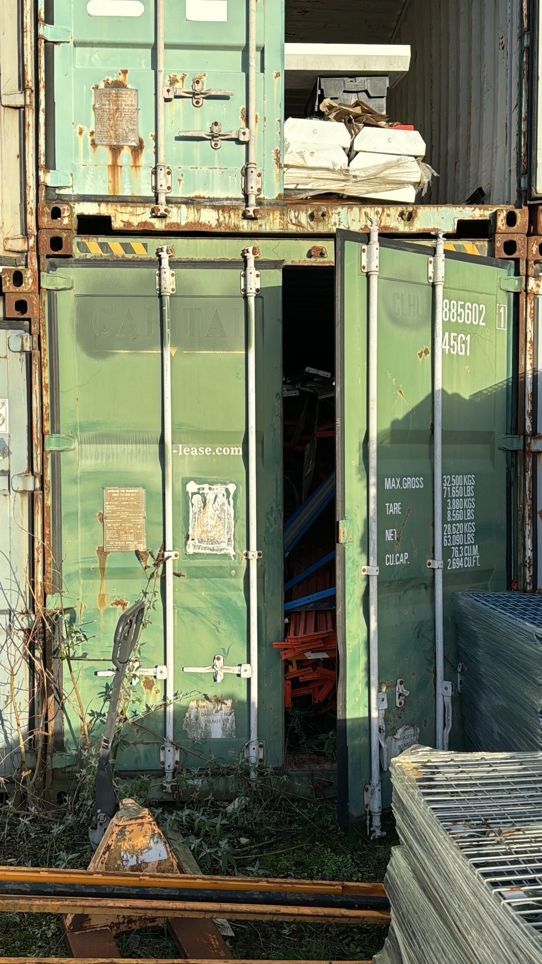 Shipping Container - 33 (CLHU885602145G1)