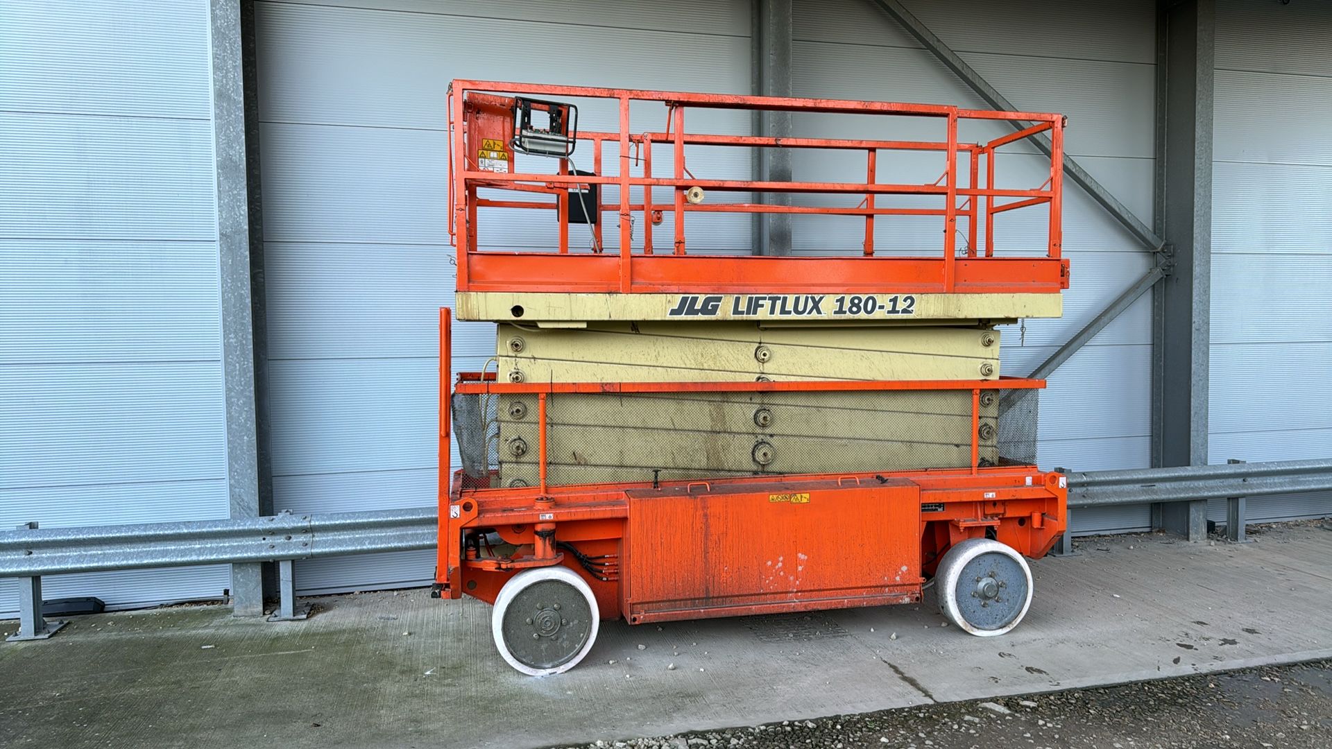 JLG LIFTLUX 180-12 - Scissor Lift - Image 10 of 20