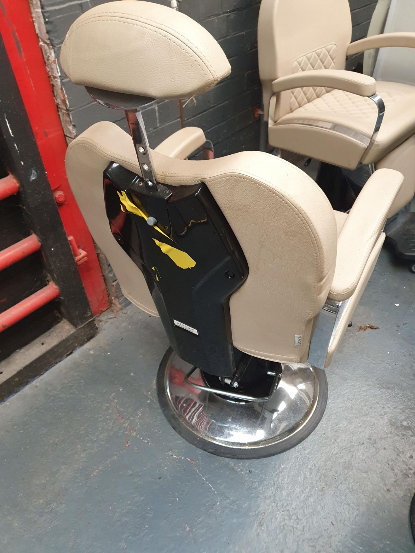 Fully Adjustable Alpeda Barbers Chair - Image 2 of 3