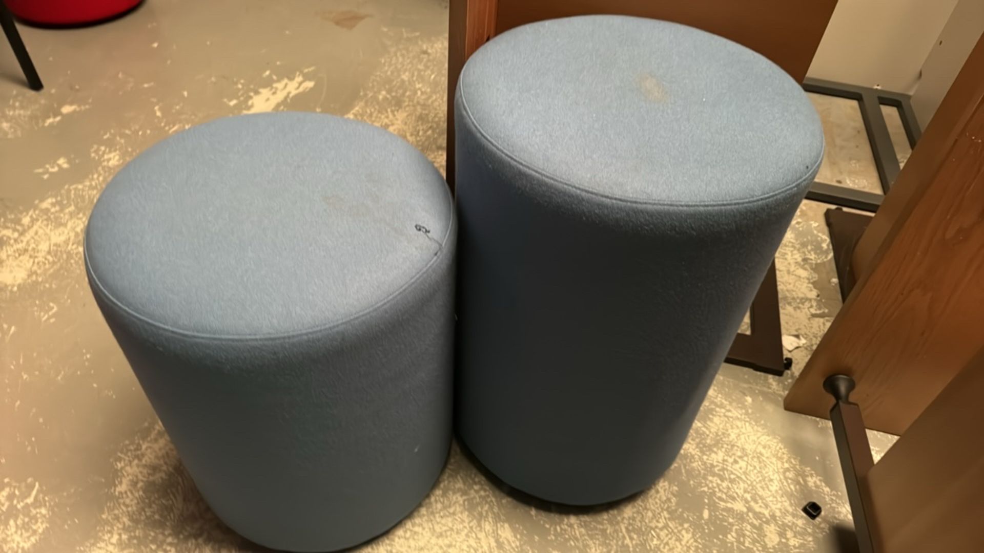 Blue Fabric Pouffes x5 - Image 4 of 5