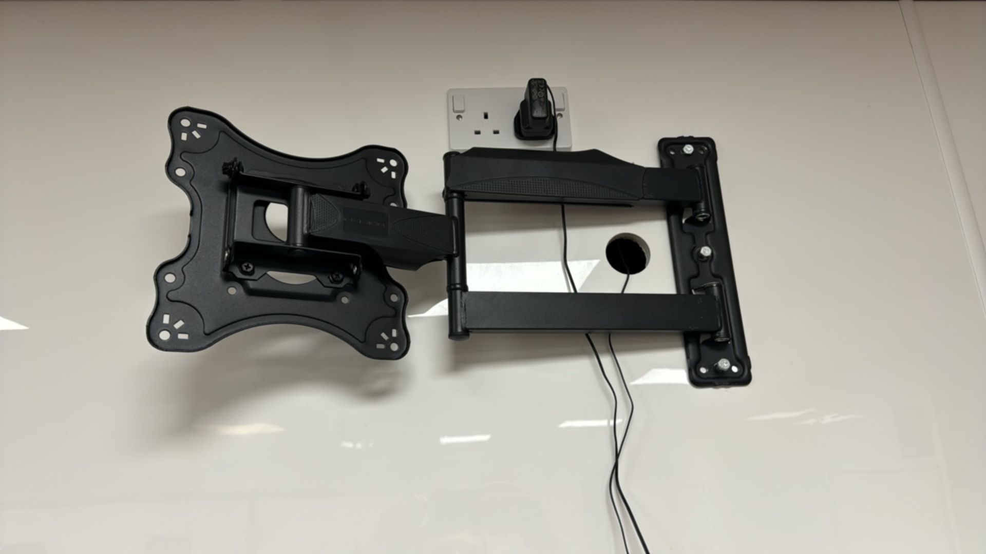 TV Wall Mounts x4 - Image 2 of 3