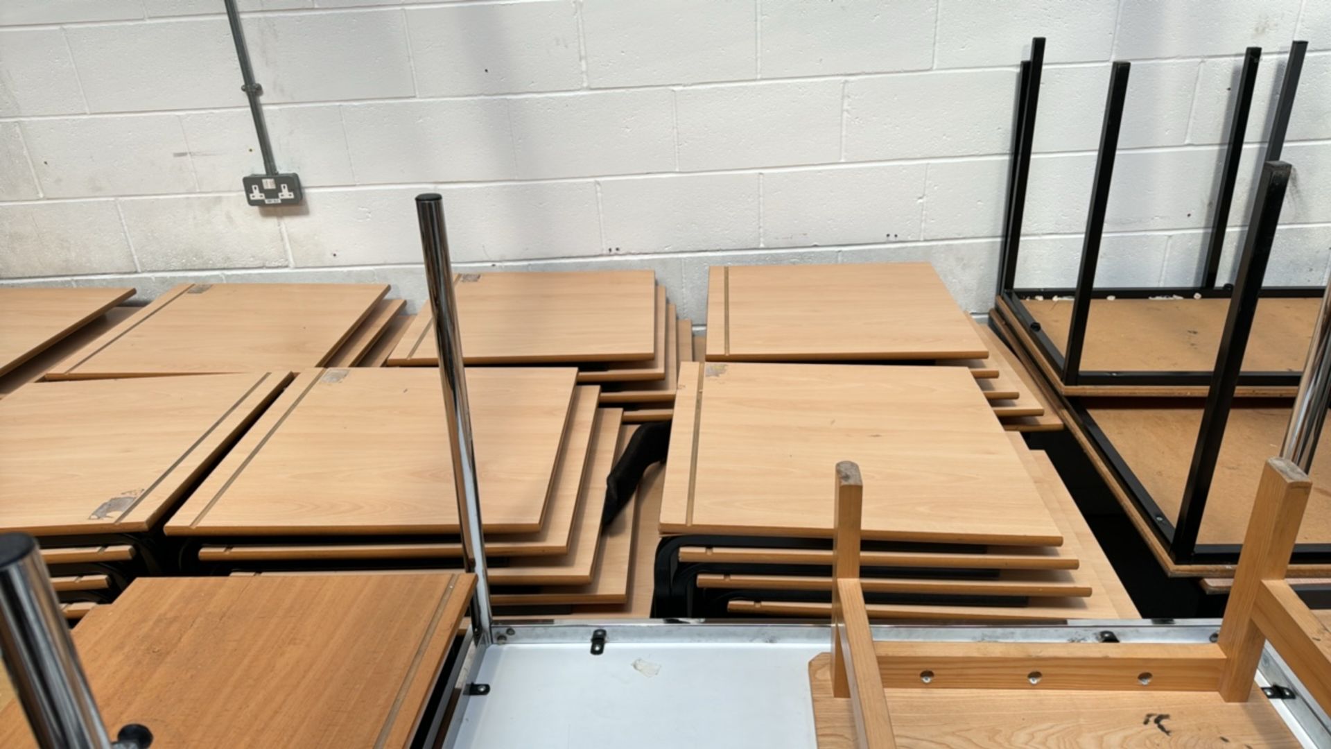 Exam Tables x60 - Image 2 of 6