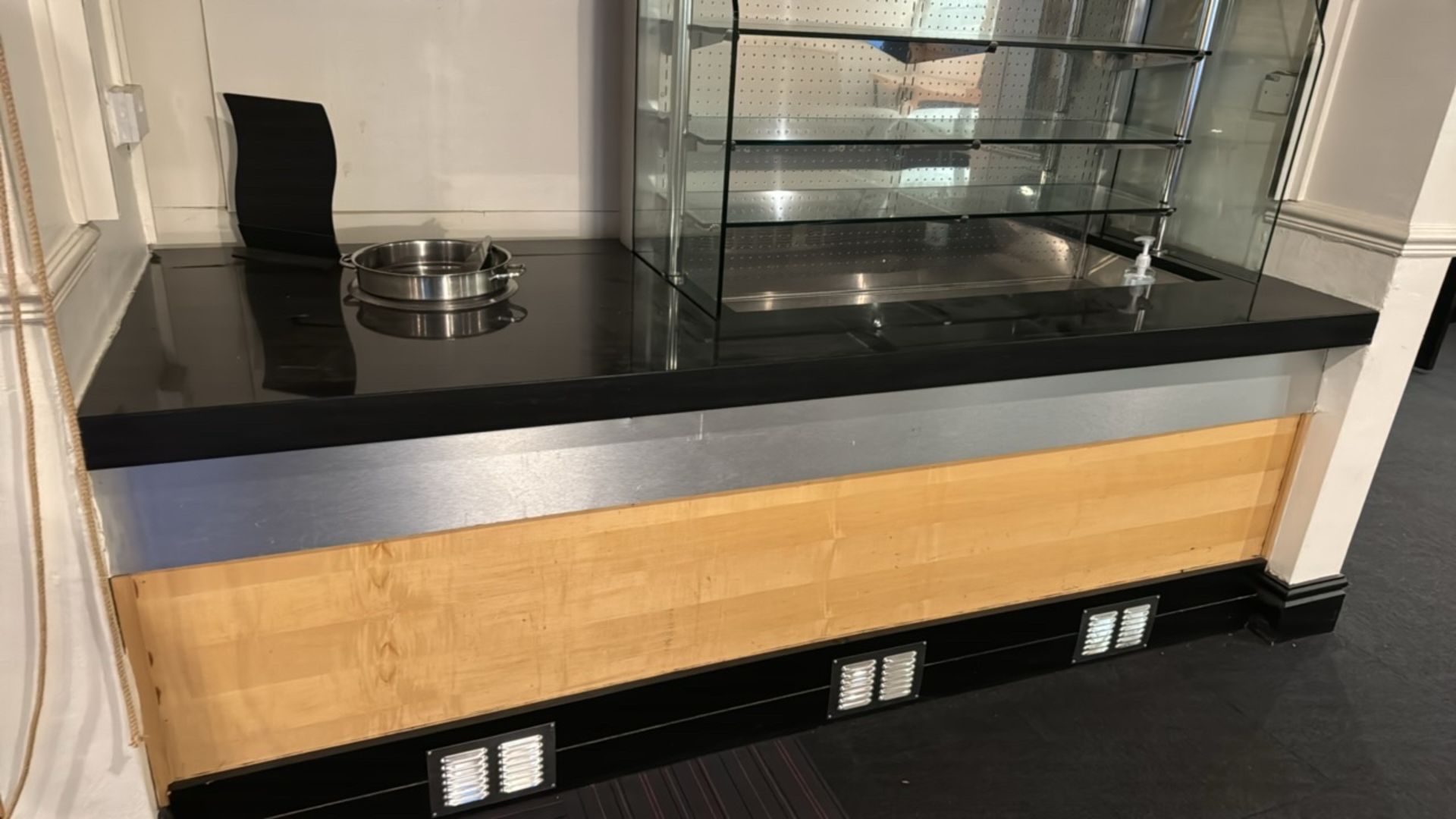 Serving Counter With Chilled Shelving - Image 2 of 6