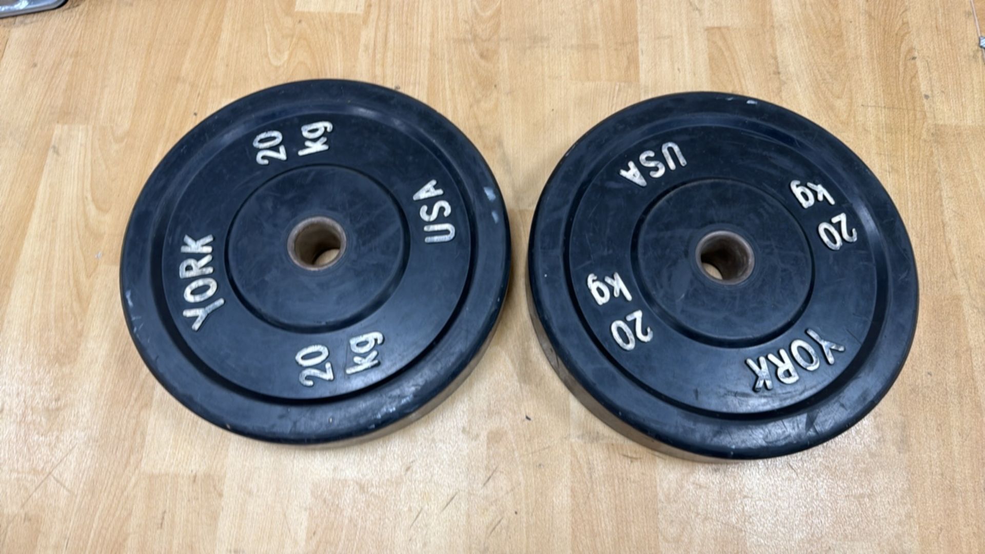 York 20kg Plates x2 - Image 2 of 3