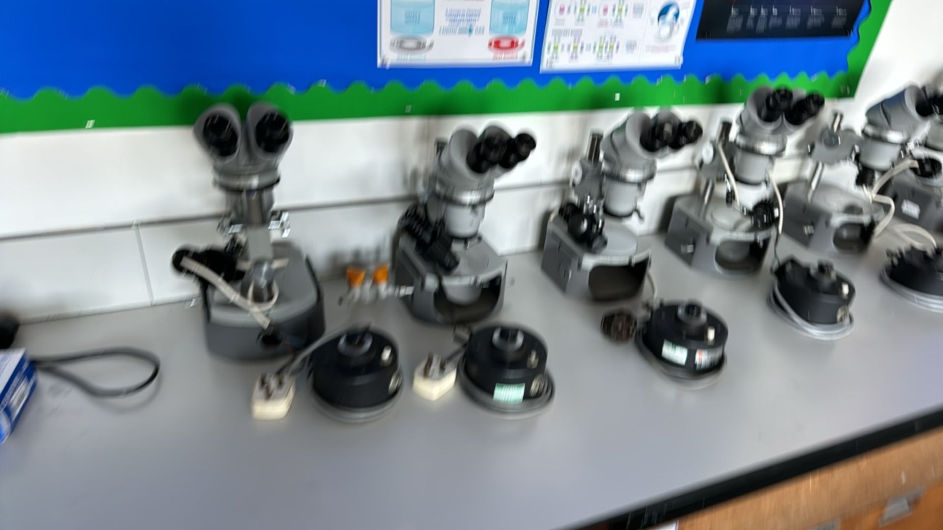 Entire Contents Of Science Room - Image 11 of 11