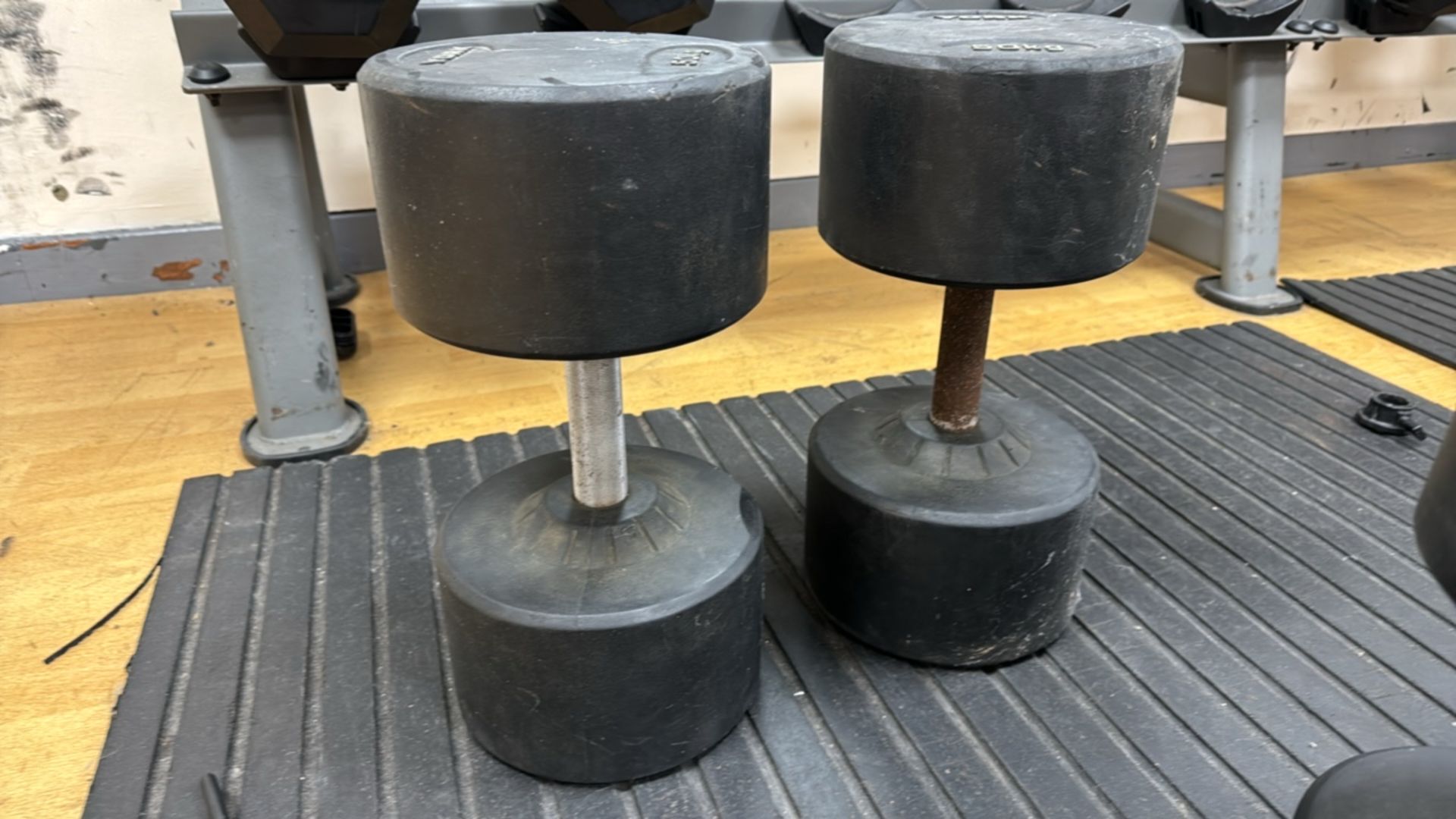 York 50Kg Dumbells x2 - Image 3 of 3