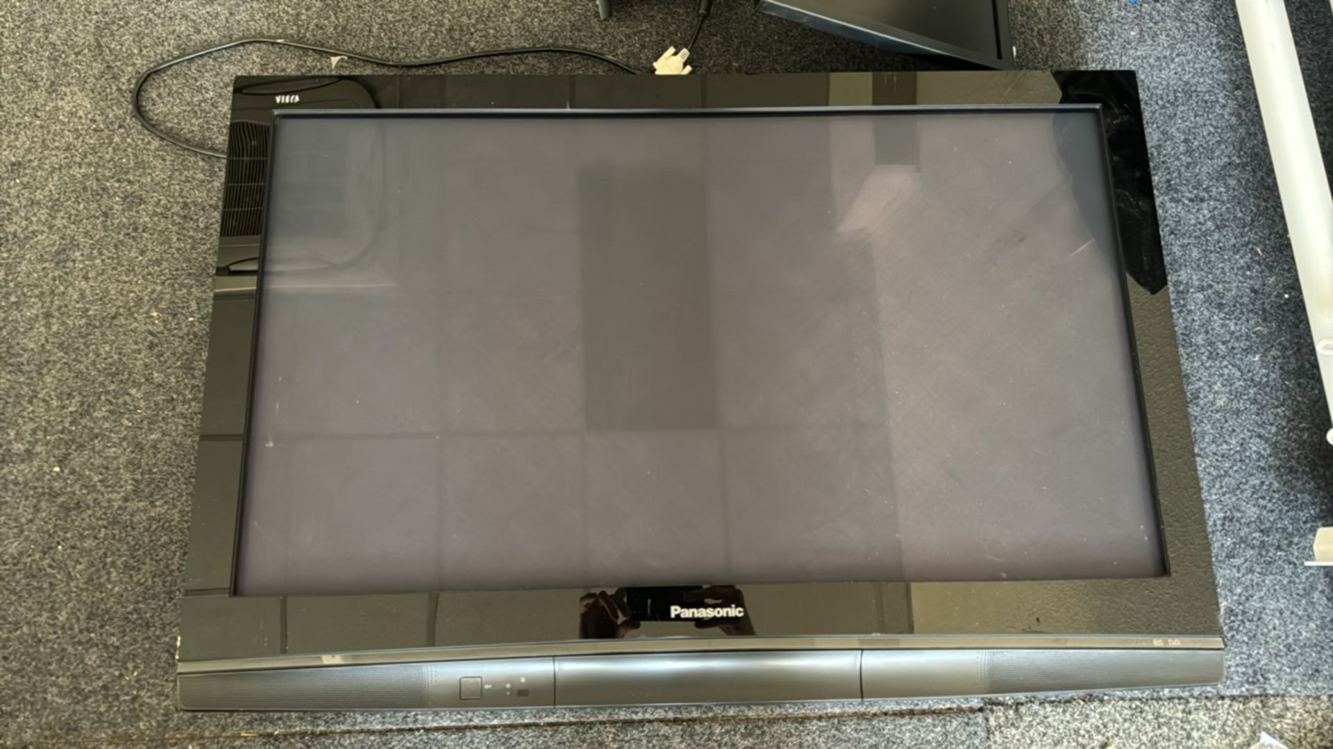 Panasonic 42 Inch TV - Bild 3 aus 5