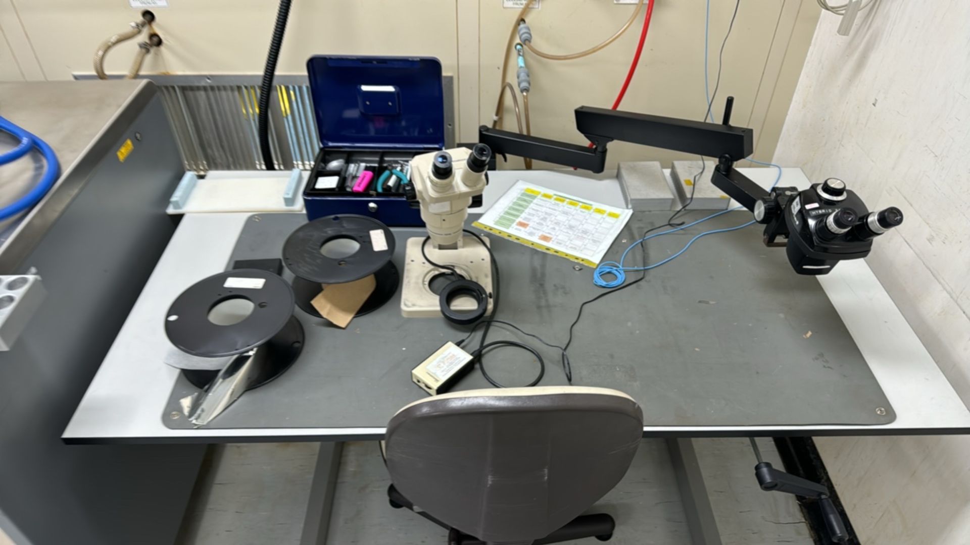 Adjustable Desk With Microscope - Bild 4 aus 4