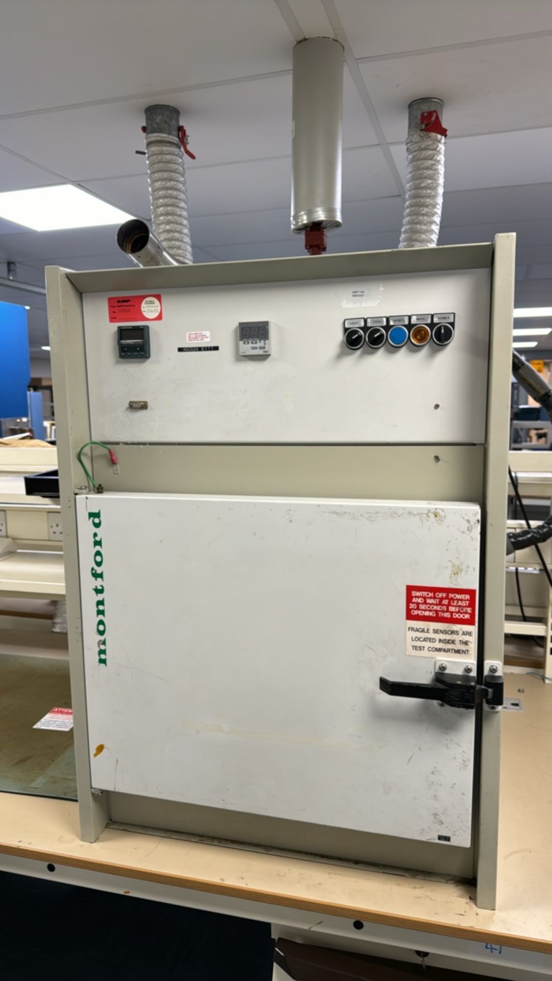 Montford Mini-Cal Bench Top Environmental Test Chamber - Image 2 of 7