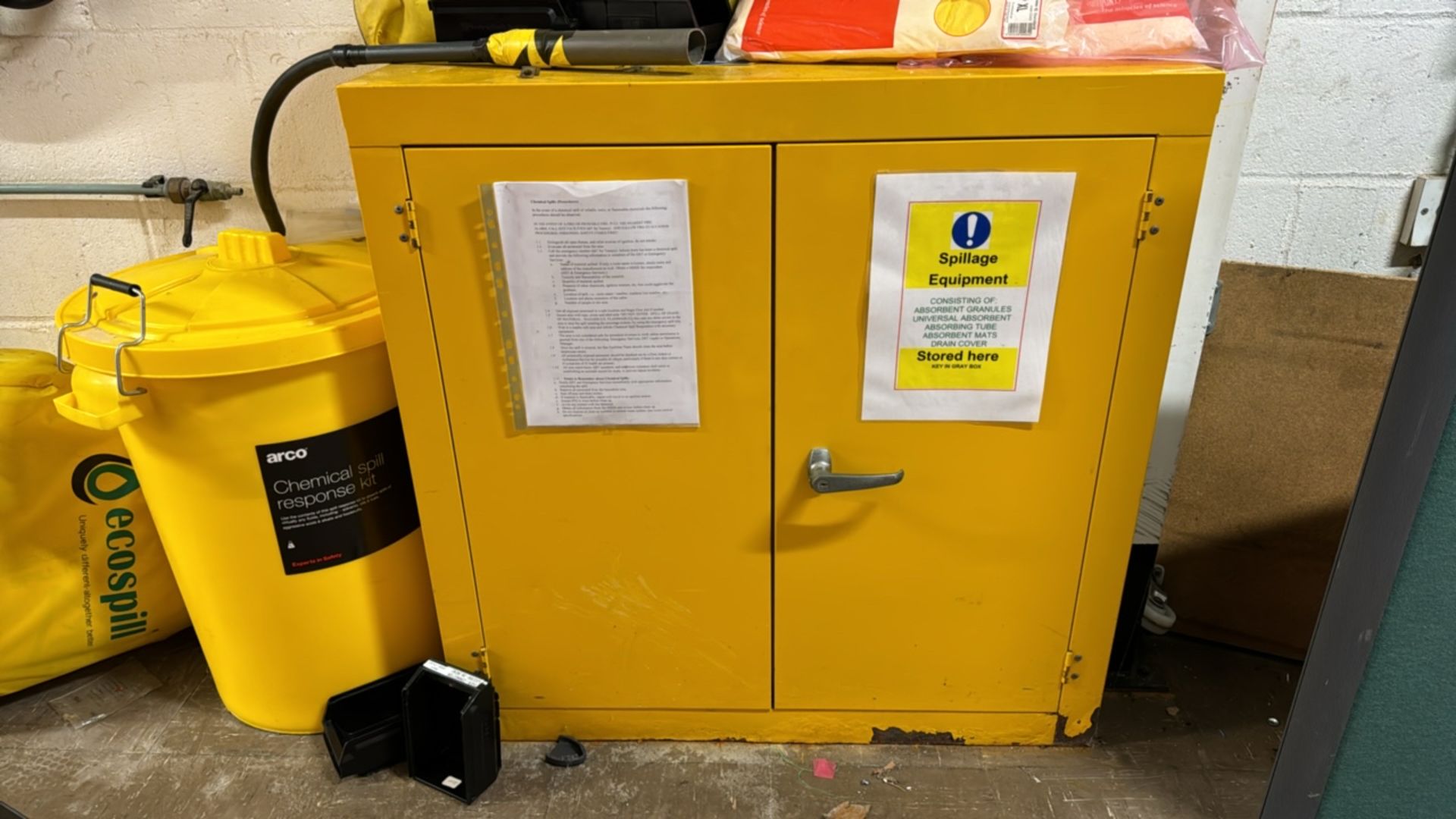 Yellow Metal Storage Unit - Bild 4 aus 4