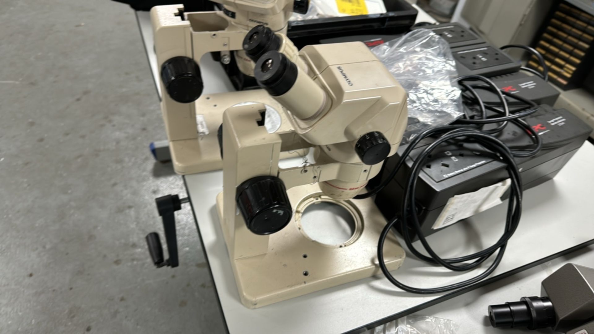 Olympus Microscope With Base - Image 3 of 5