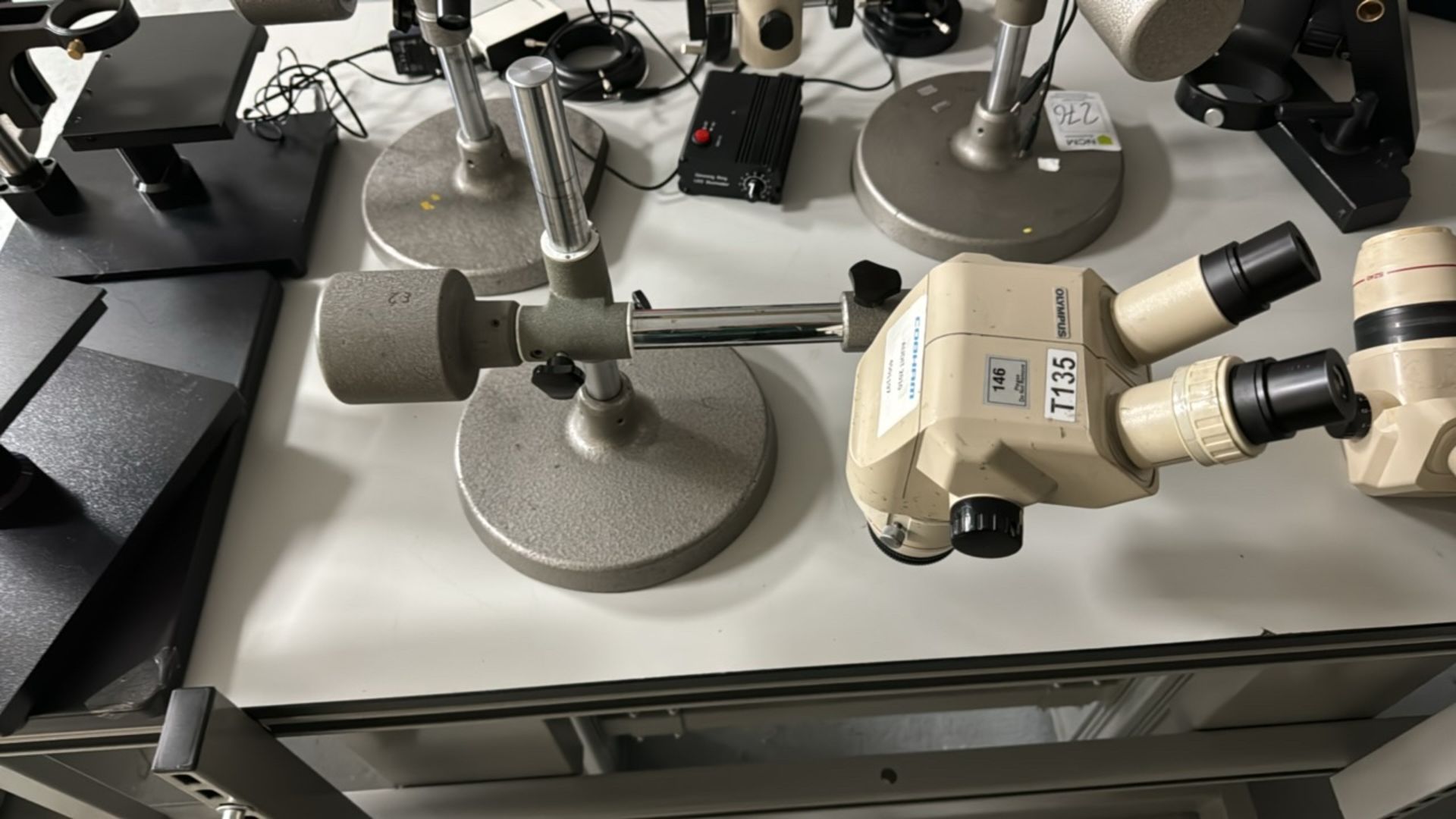 Olympus Microscope & Arm - Bild 2 aus 4