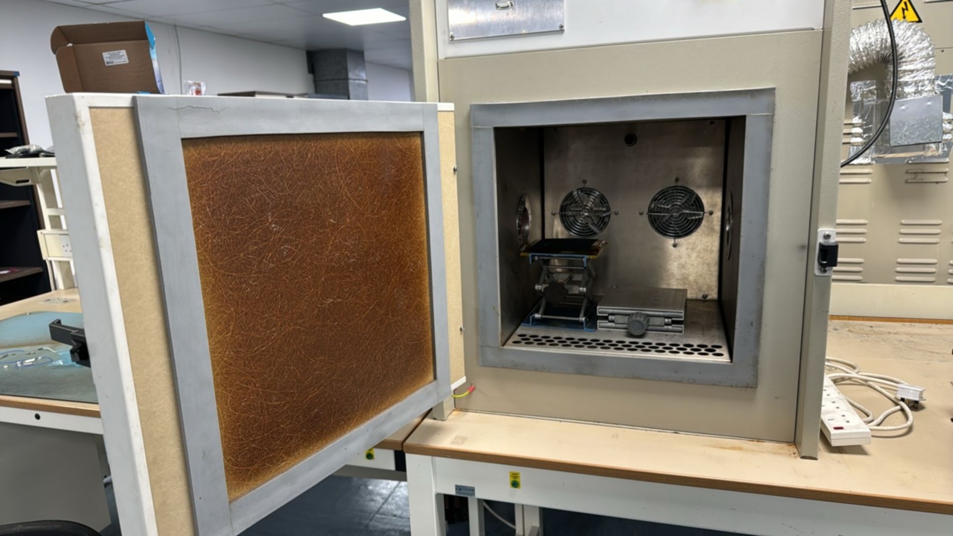 Montford Mini-Cal Bench Top Environmental Test Chamber - Bild 3 aus 6