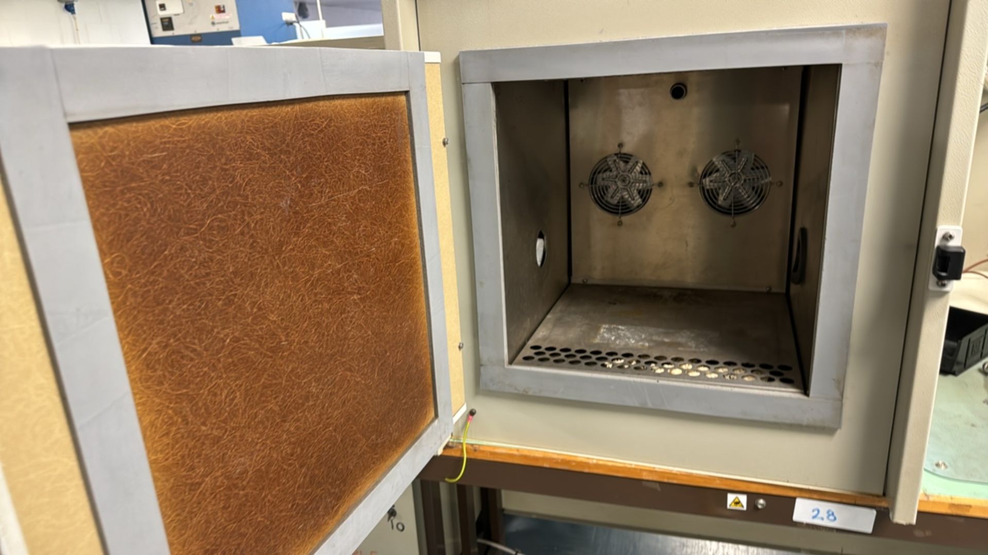 Montford Mini-Cal Bench Top Environmental Test Chamber - Image 4 of 7