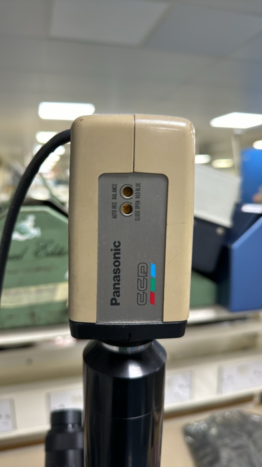 Panasonic Solid State Colour Camera On Microscope - Bild 6 aus 8