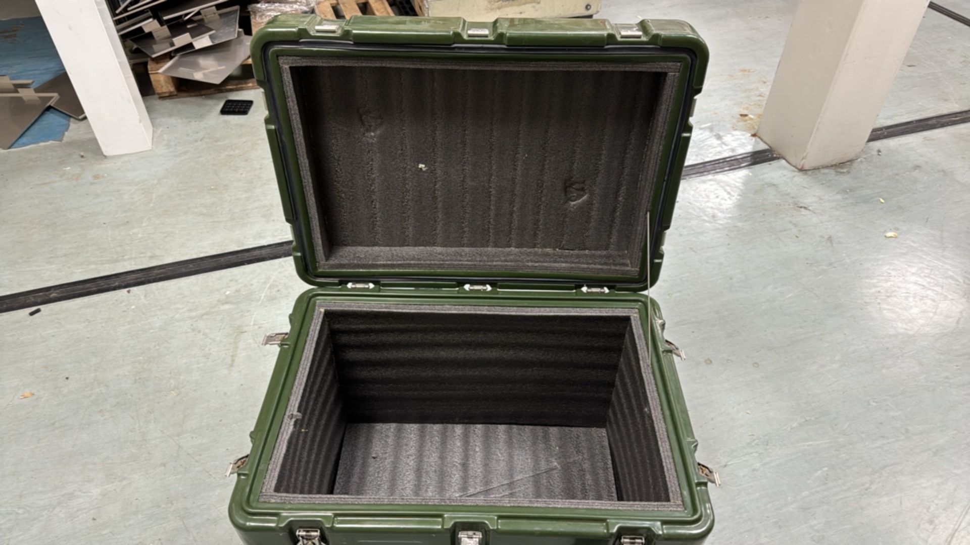 Green Plastic Chest - Image 3 of 5