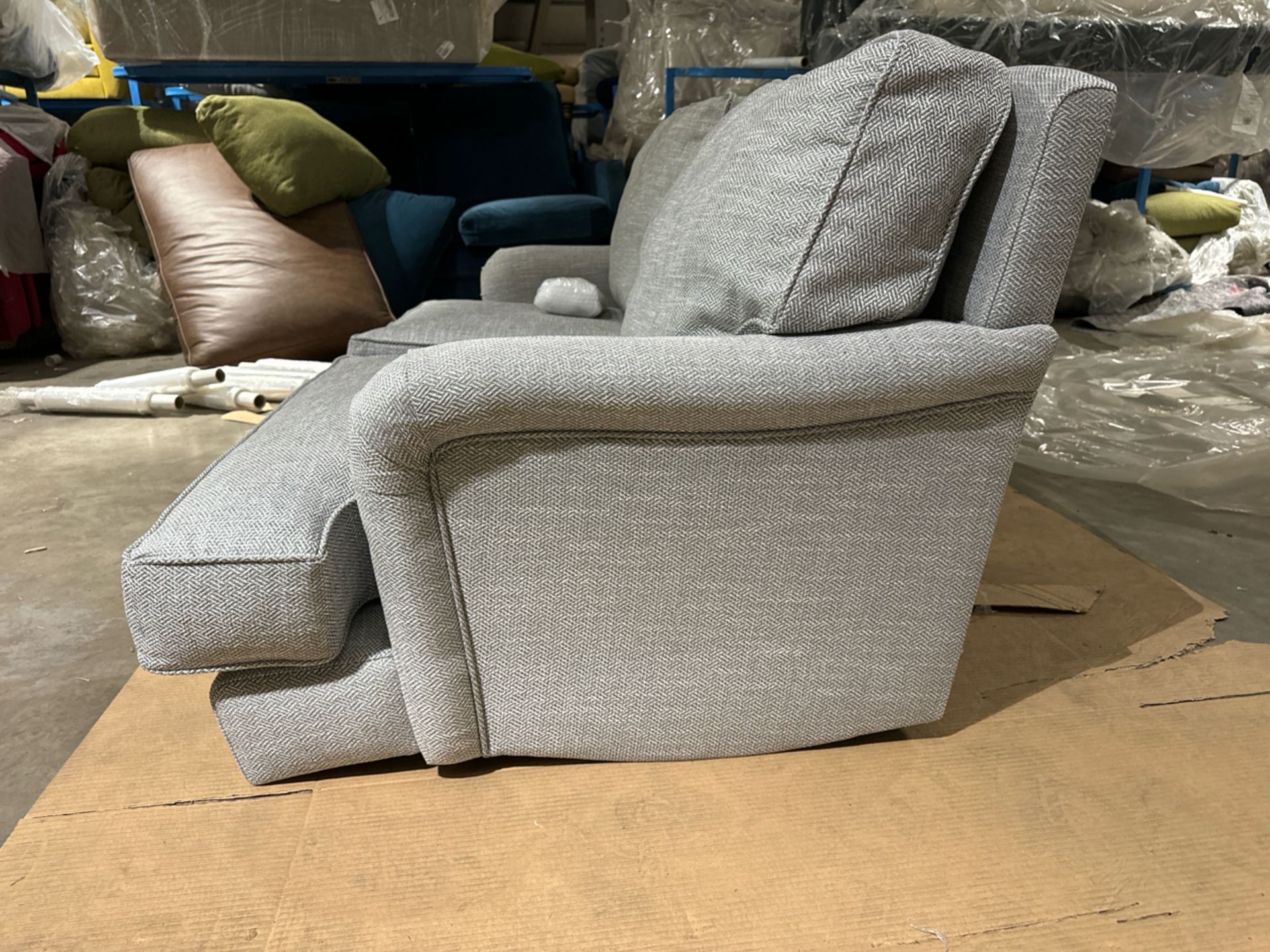 Bluebell 2.5 Seat Sofa (Breaks Down) In Marble Silky Jacquard Weave RRP - £2340 - Image 4 of 6