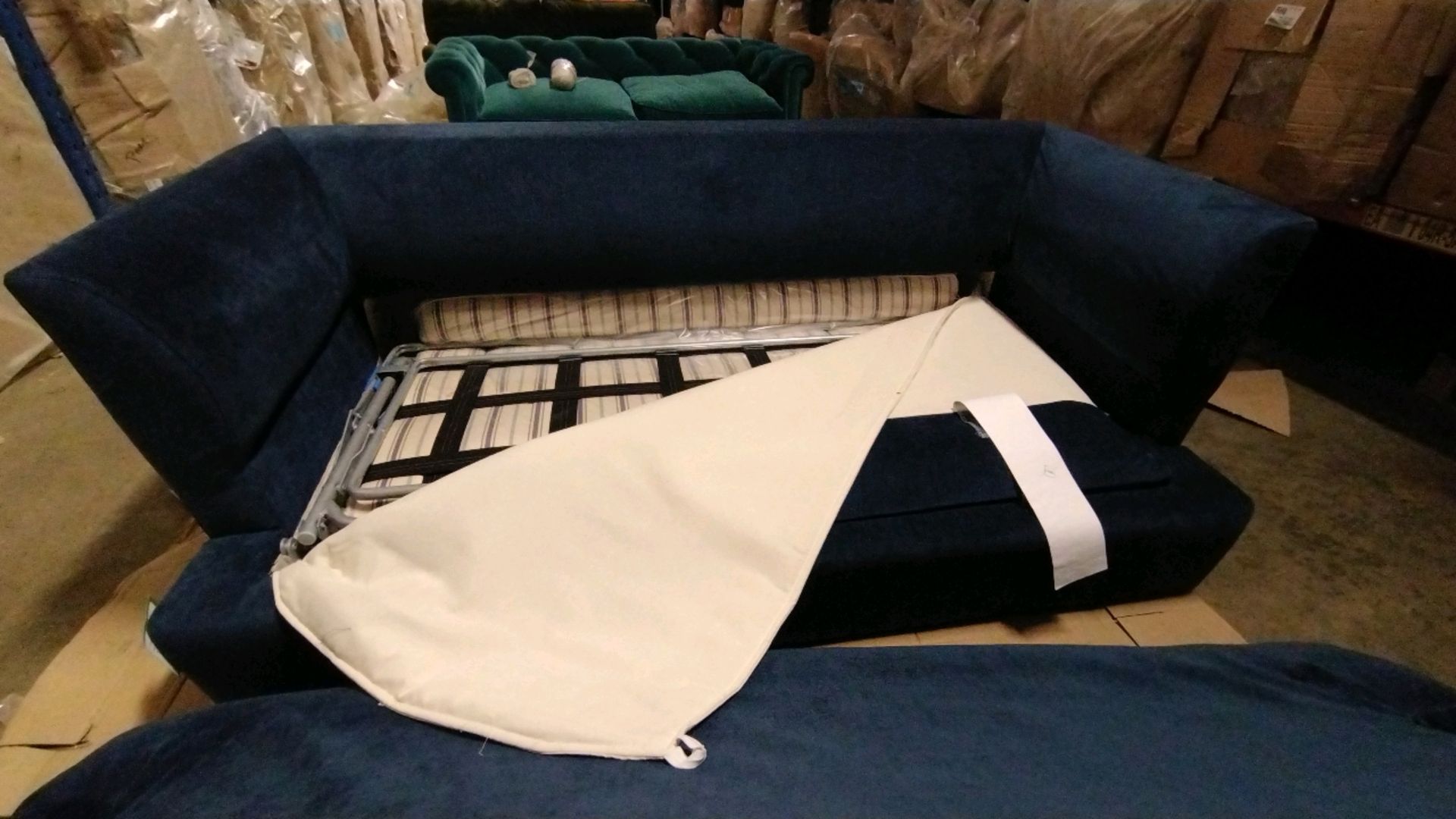 Larsen 2.5 Seat Sofa Bed - Image 9 of 9