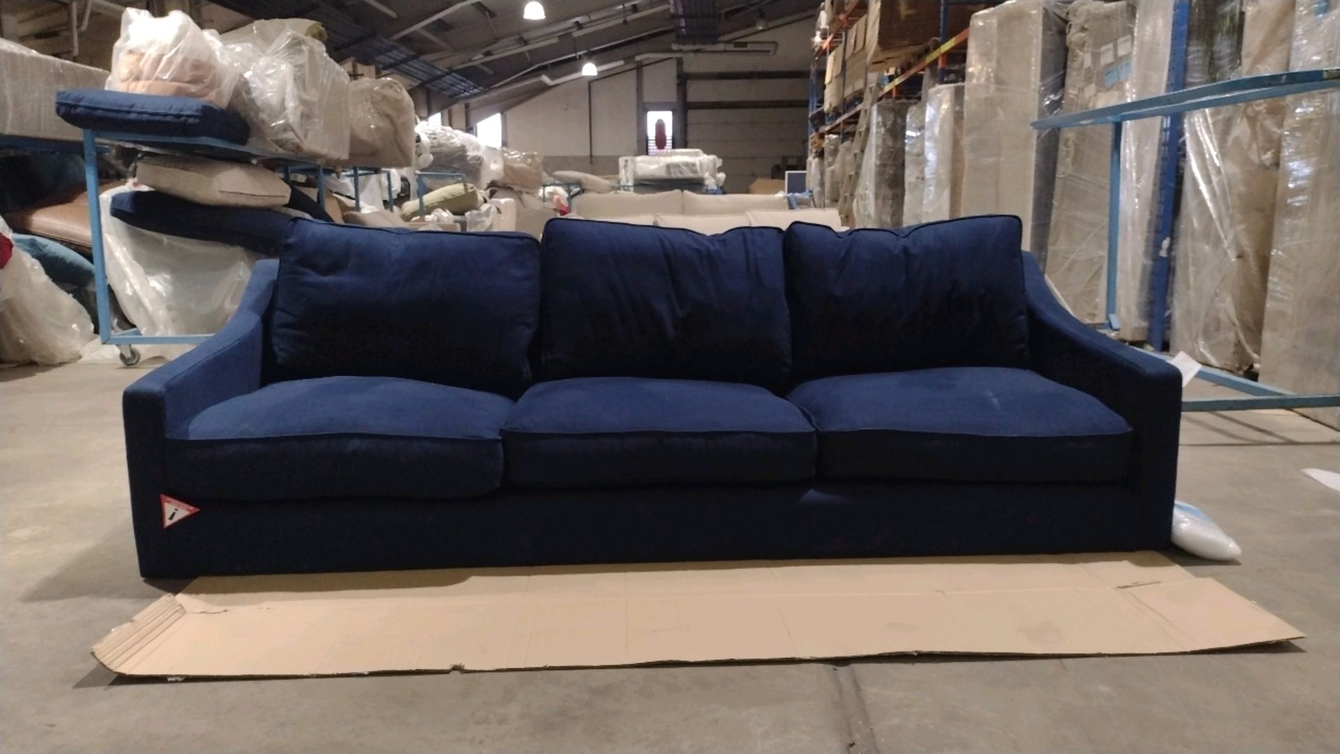 Iggy 3 Seat Sofa - Image 5 of 10