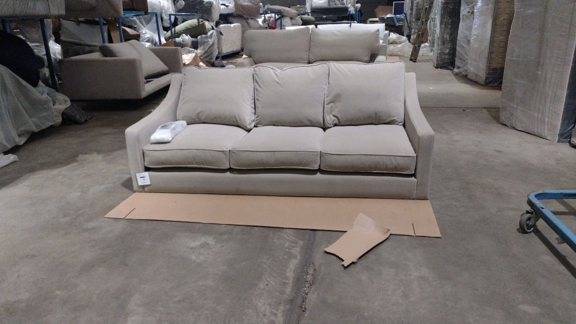 Iggy 3 Seat Sofa - Image 6 of 6