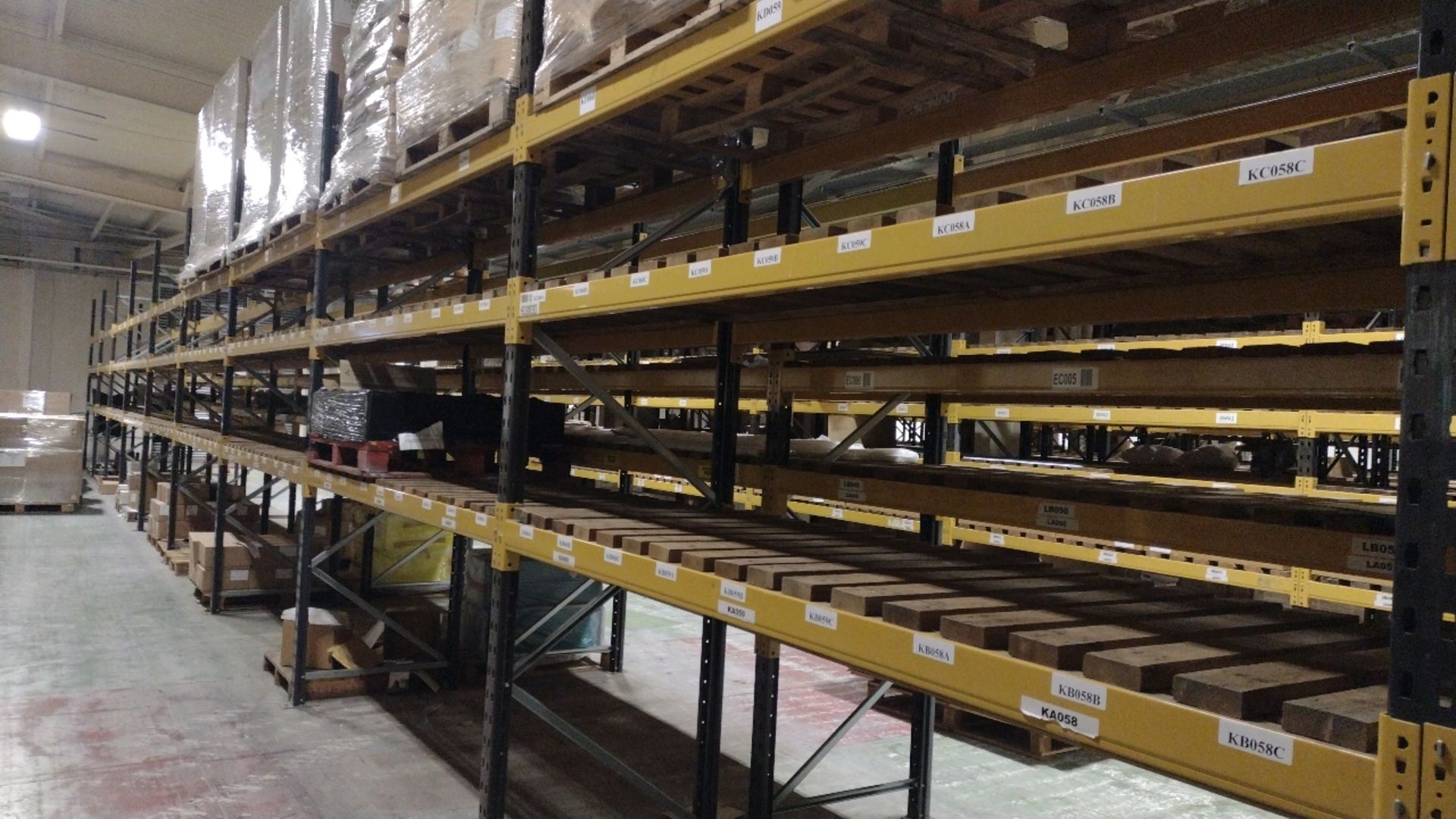 26 Bays Of Back To Back Boltless Industrial Pallet Racking - Image 3 of 14