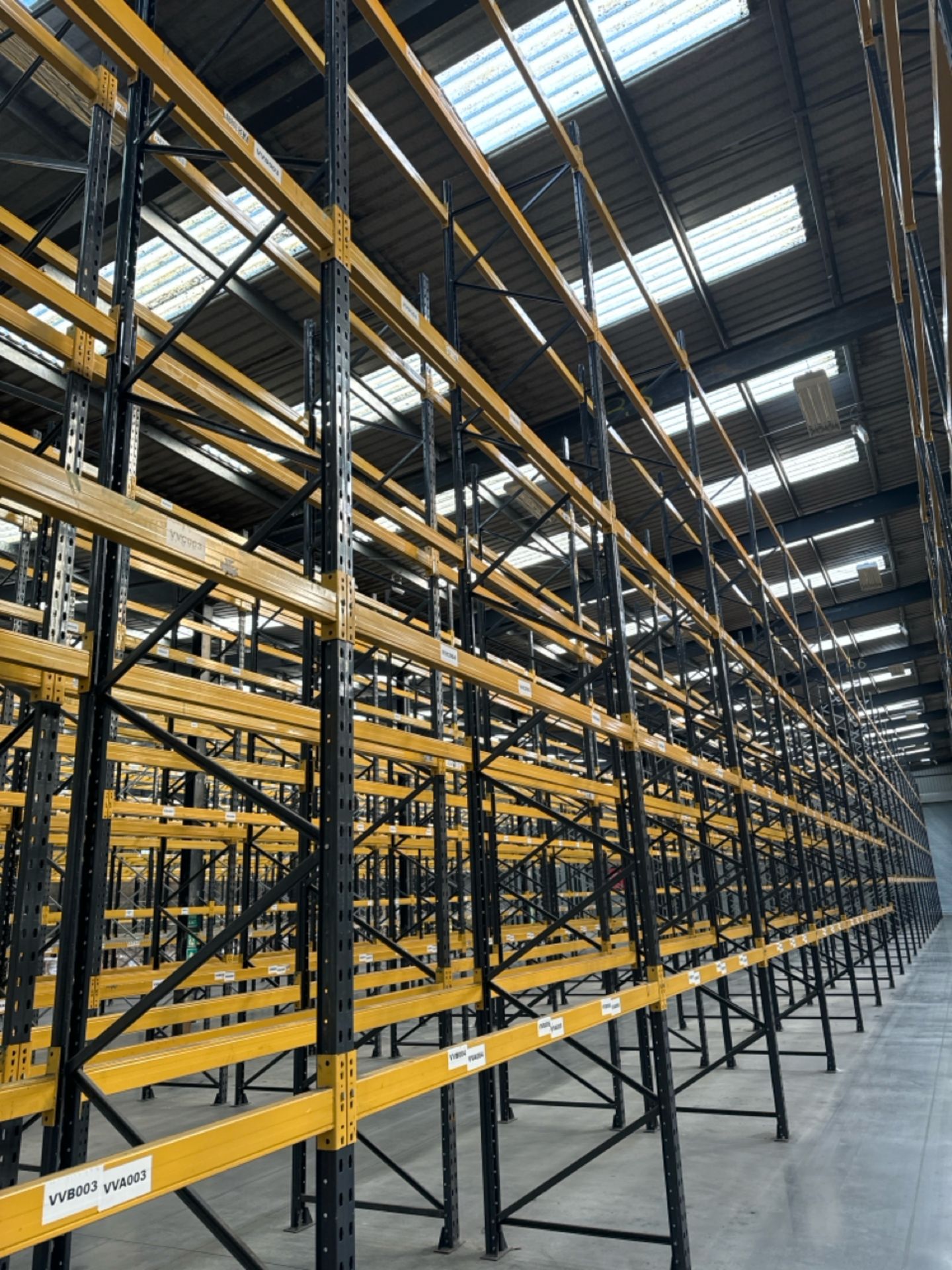 40 Bays Of Back To Back Boltless Industrial Pallet - Image 4 of 8