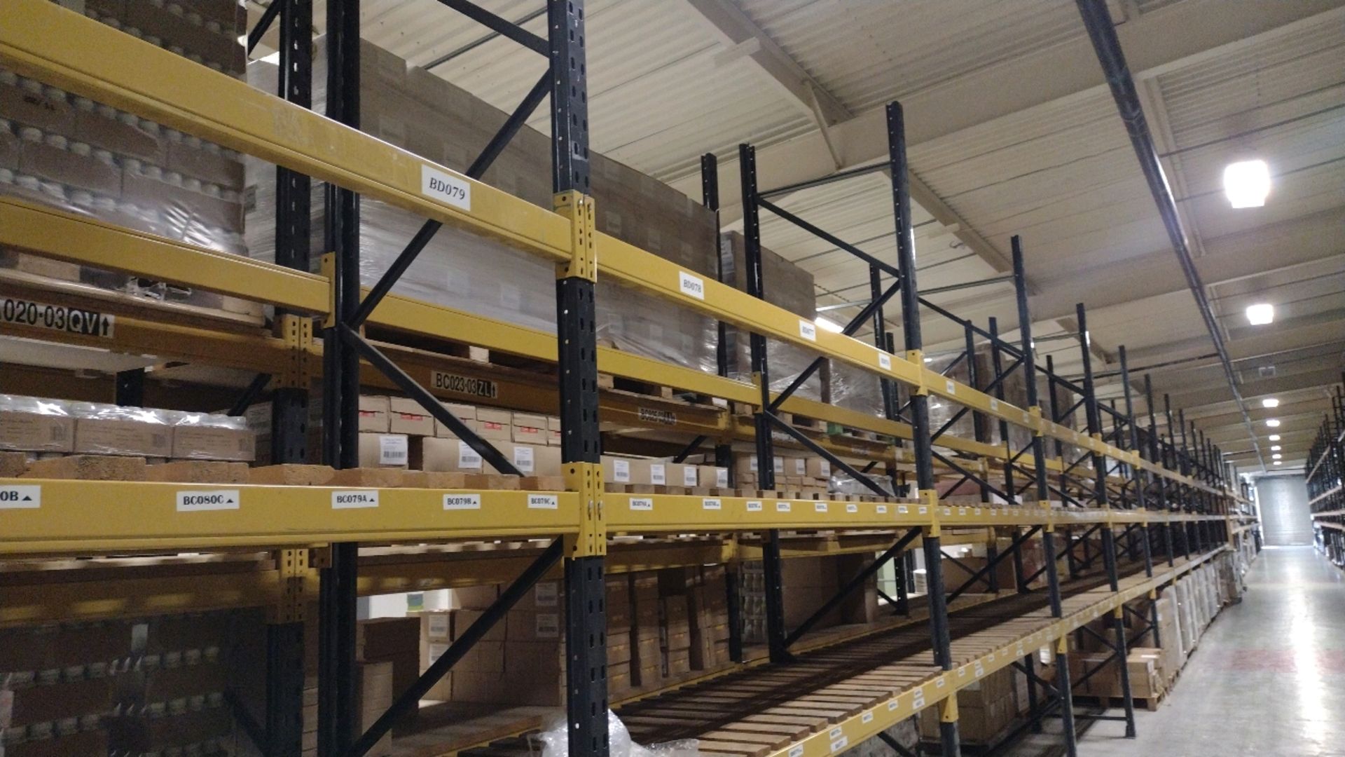 26 Bays Of Back To Back Boltless Industrial Pallet - Image 8 of 11
