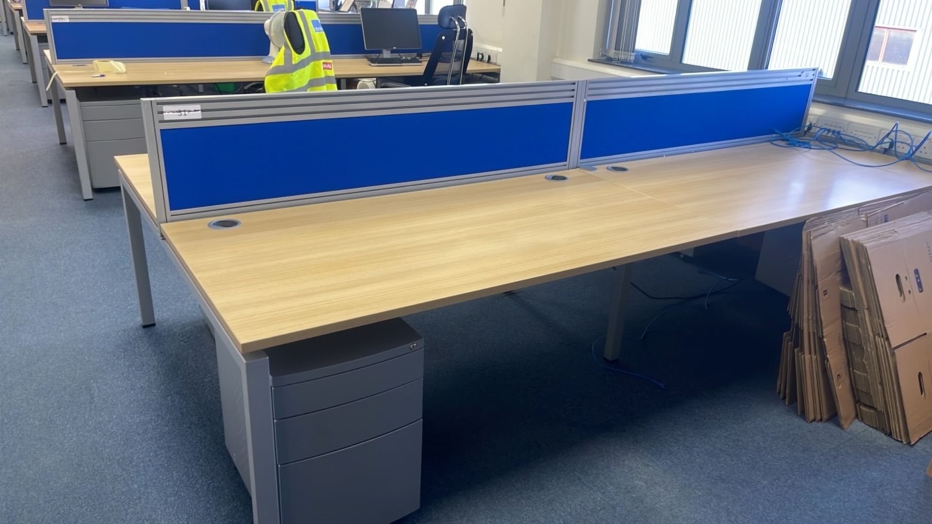 Bank Of 4 Desks With Privacy Dividers & Chairs - Image 5 of 5