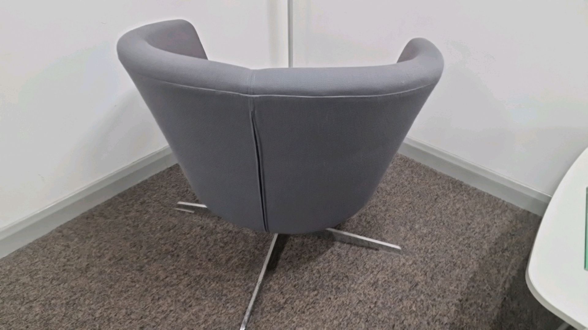 Spinning Lounge Chairs x2 - Bild 4 aus 4