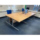 Bank Of 6x Desks & Chairs