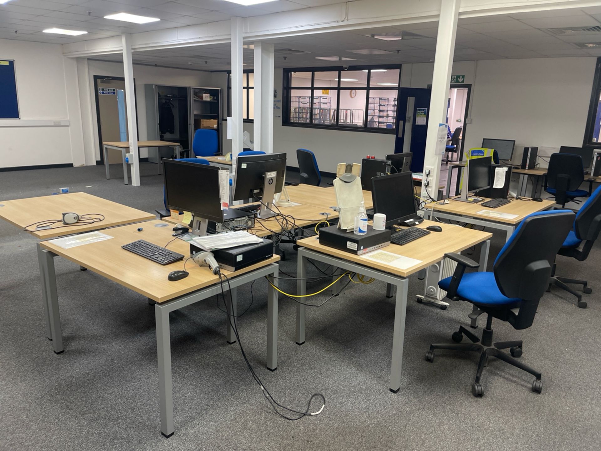 Desks x9 & Office Chairs x6 - Image 5 of 5