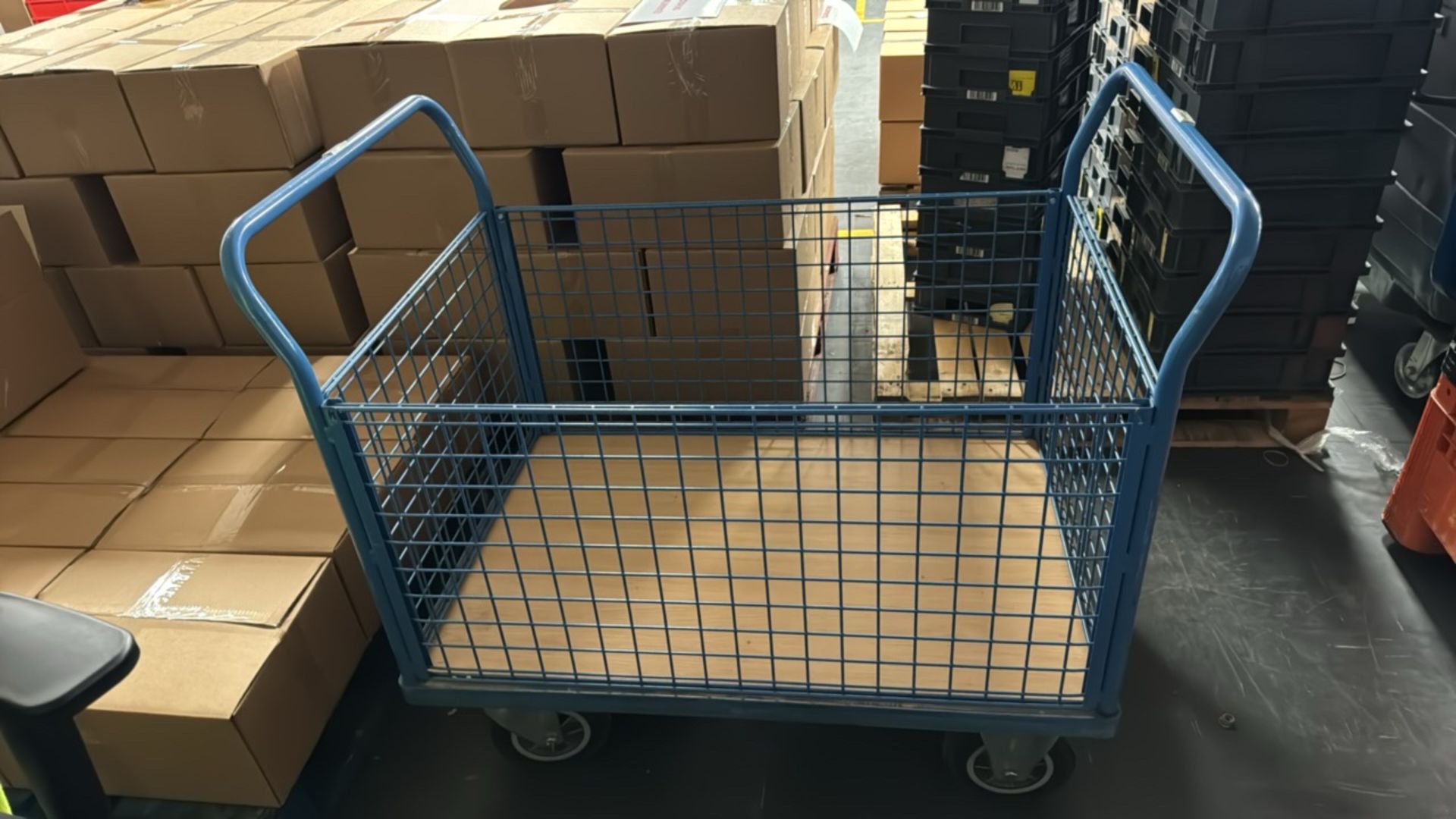 Fetra Double Mesh Ended Platform Truck - Image 2 of 5