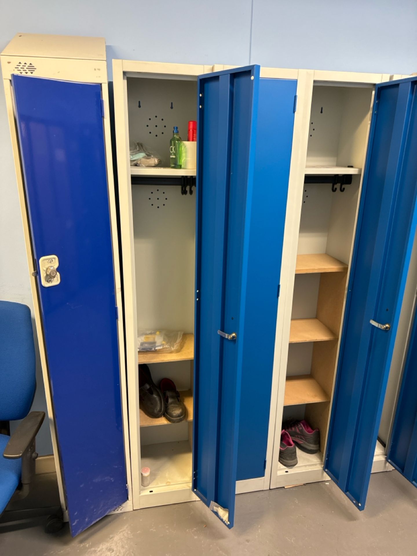 7 Tall Blue Lockers - Image 3 of 3