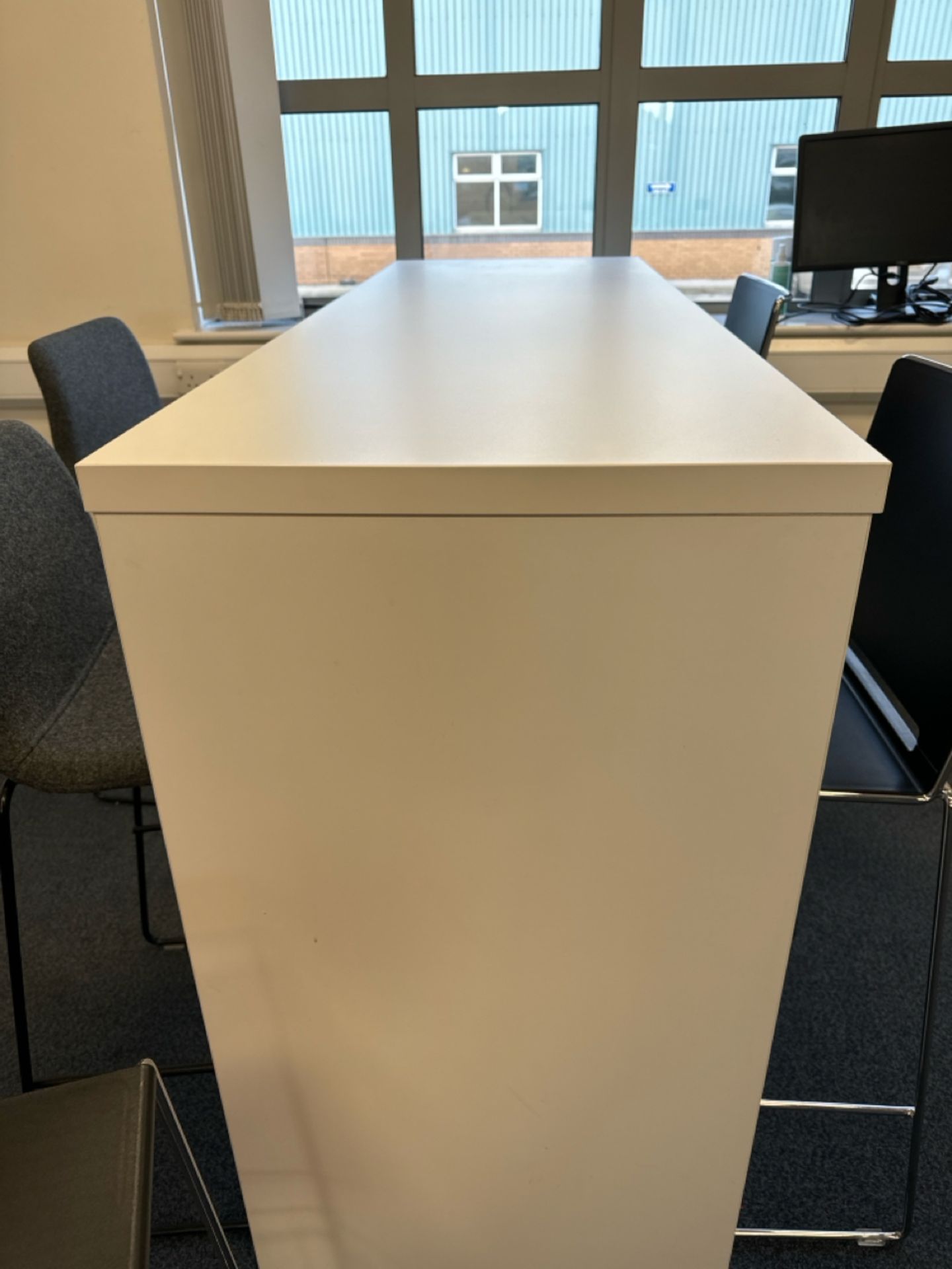 White Wood Tall Desk With Stools x4 - Image 5 of 6