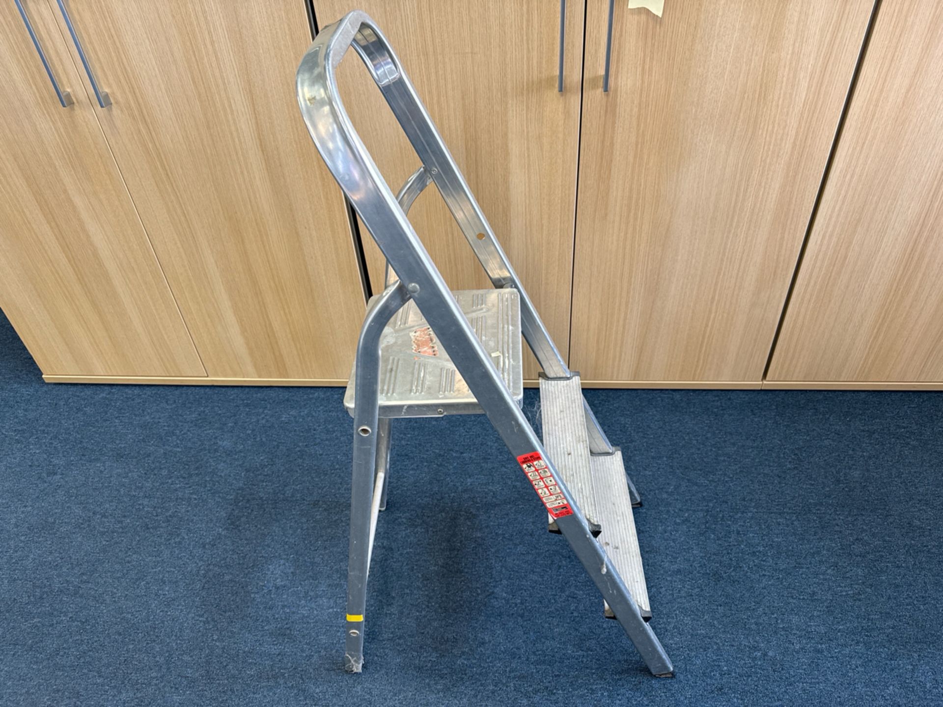 Metal Step Ladder - Image 2 of 3