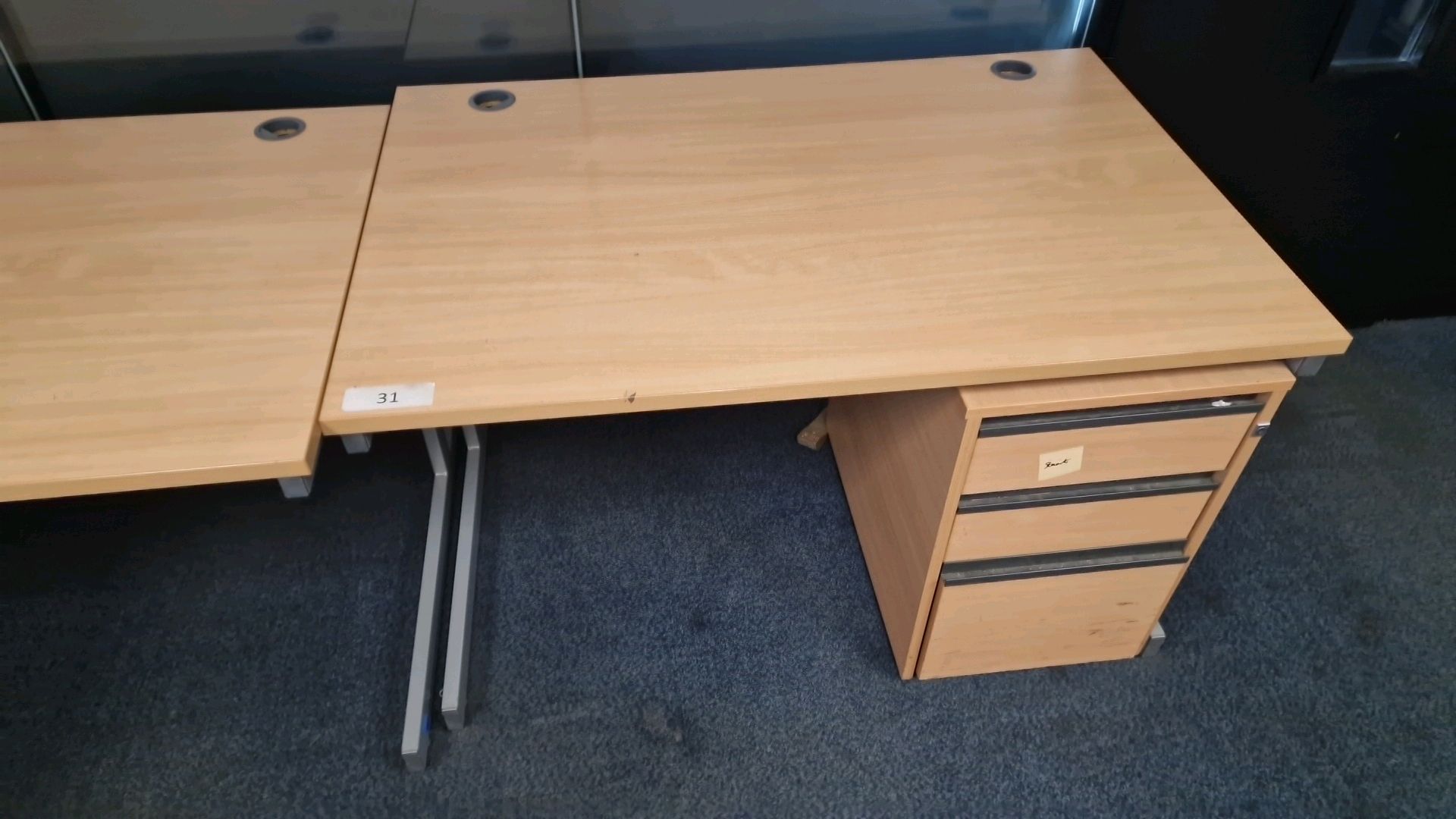 Bank Of 4 Desks - Image 4 of 5