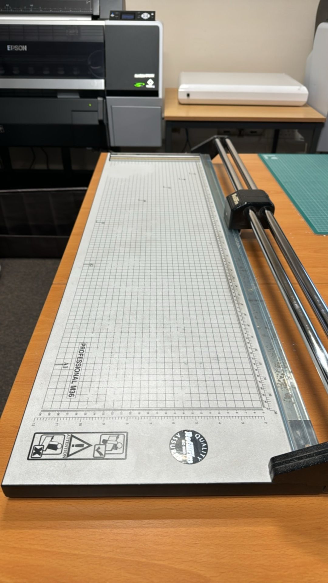 RotaTrim Profession M36 Rotary Paper Trimmer - Image 3 of 8