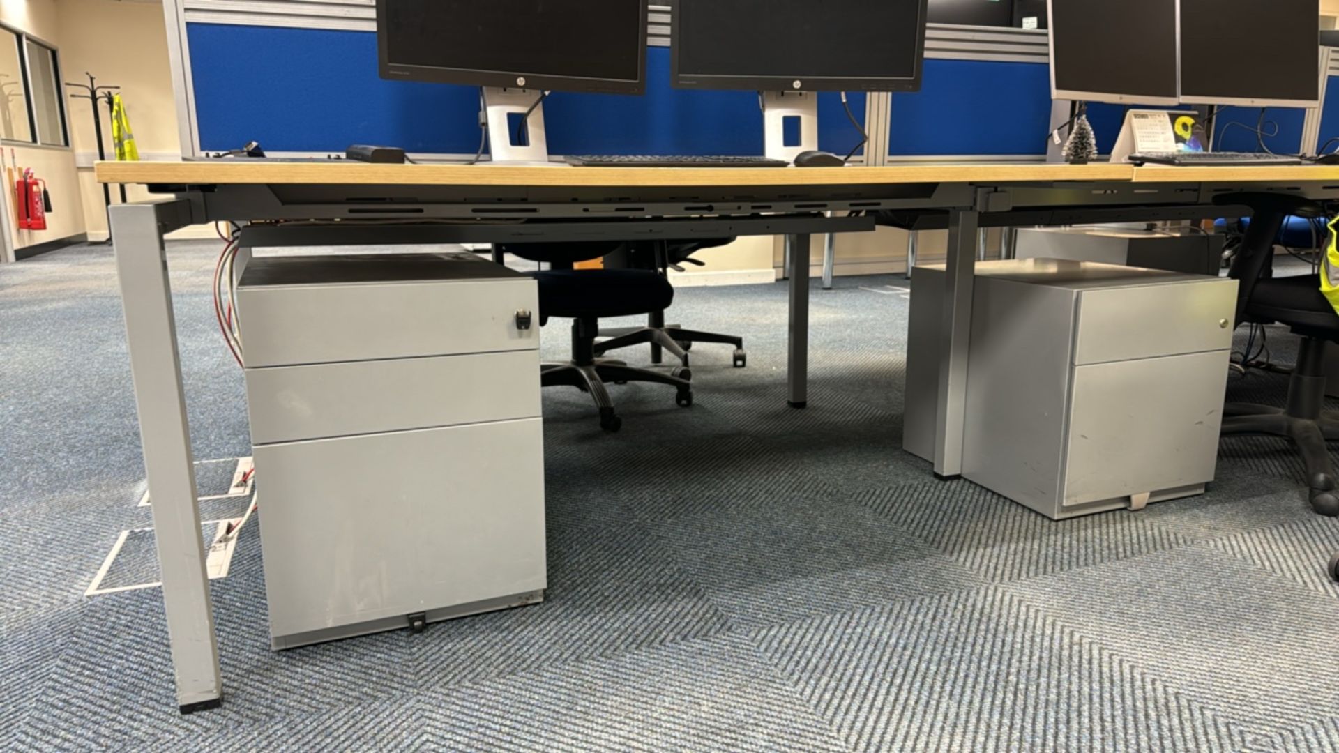 Bank Of Desks - Image 4 of 6