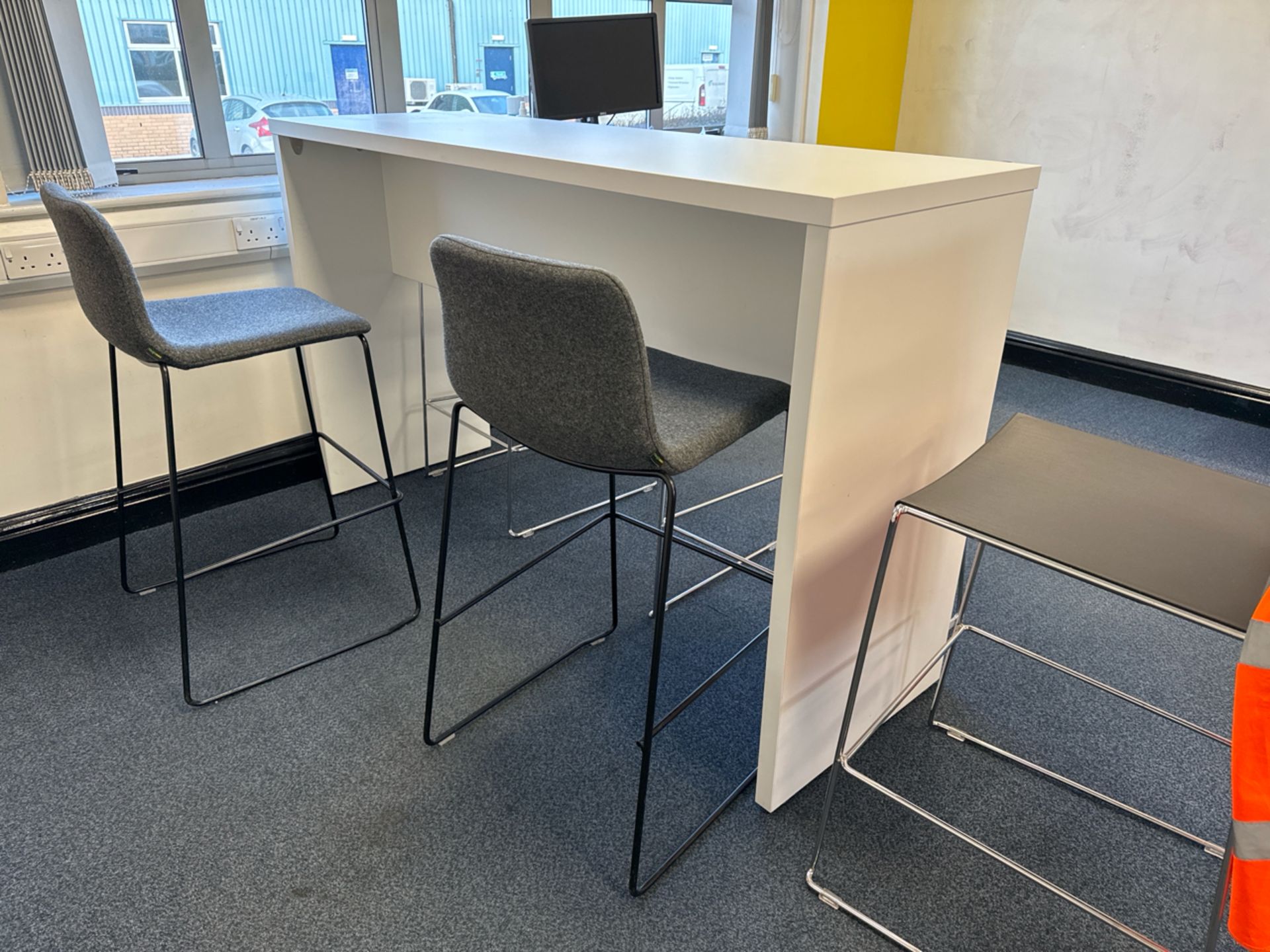 White Wood Tall Desk With Stools x4 - Image 3 of 6