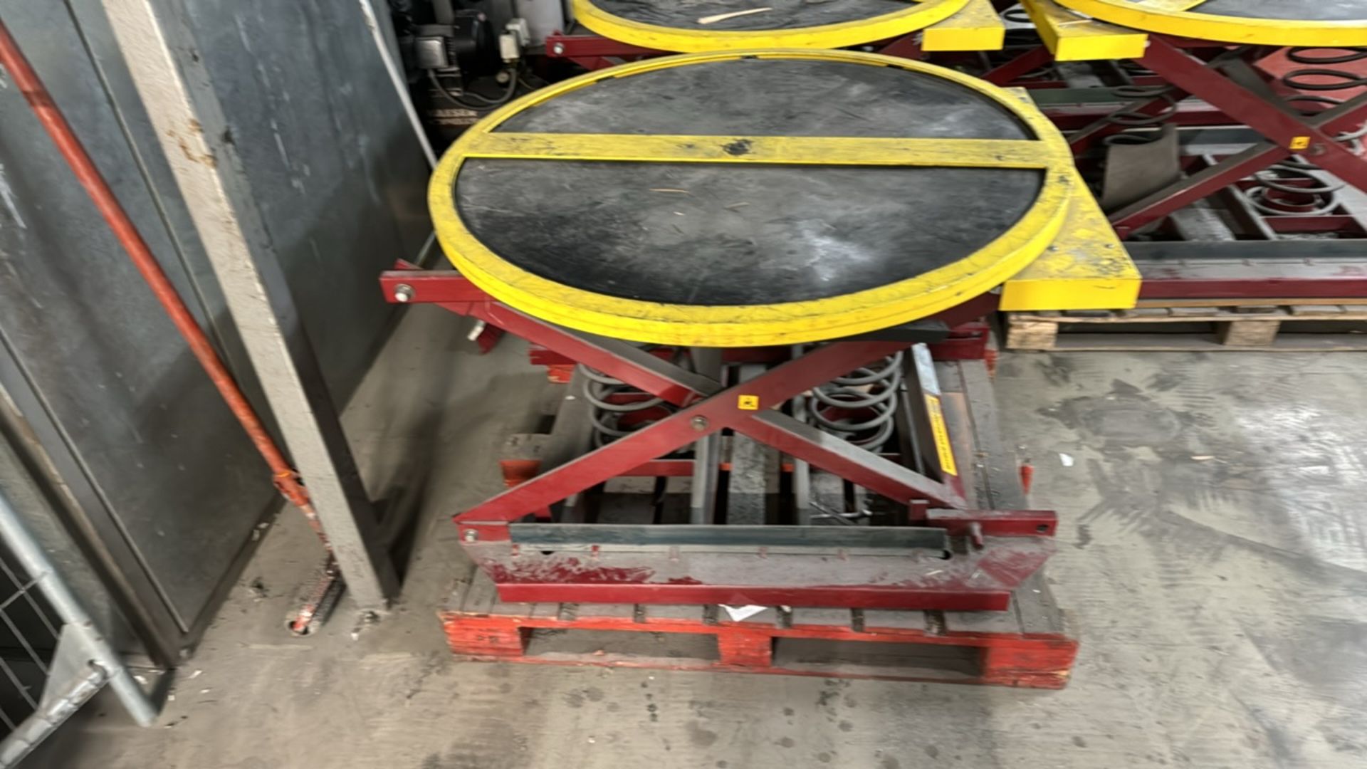 Pallet Pal 360 Spring Pallet Positioner / Level Loader - Image 3 of 5