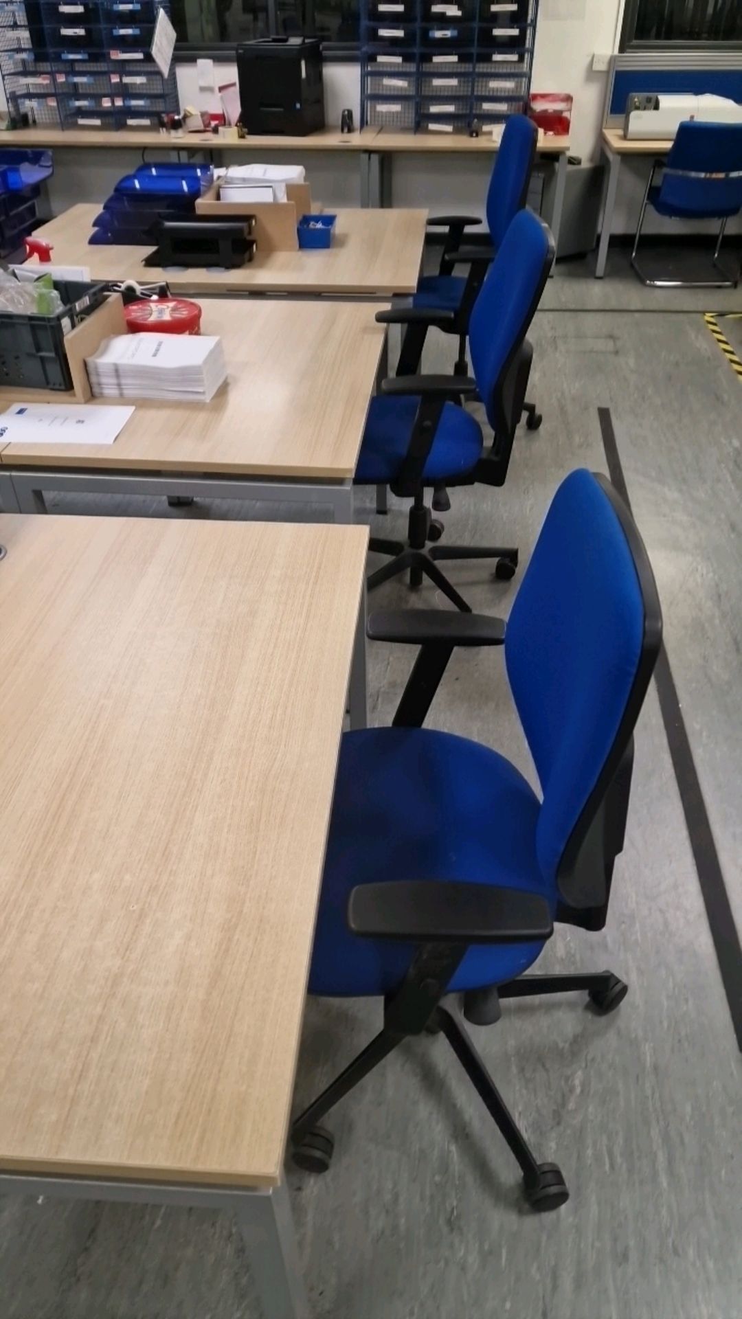 Bank Of 6 Desks & 6 Office Chairs - Image 3 of 4