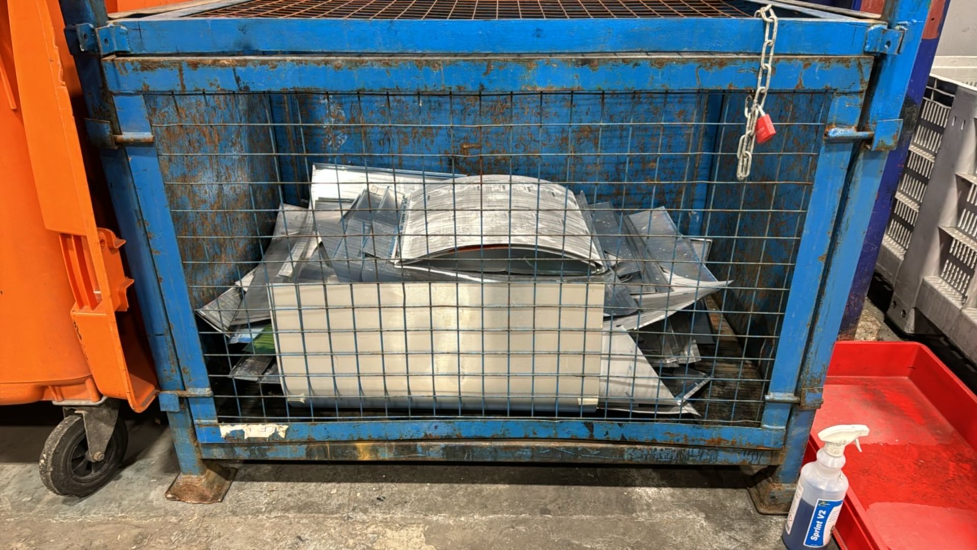 Metal Waste Cage - Image 3 of 4