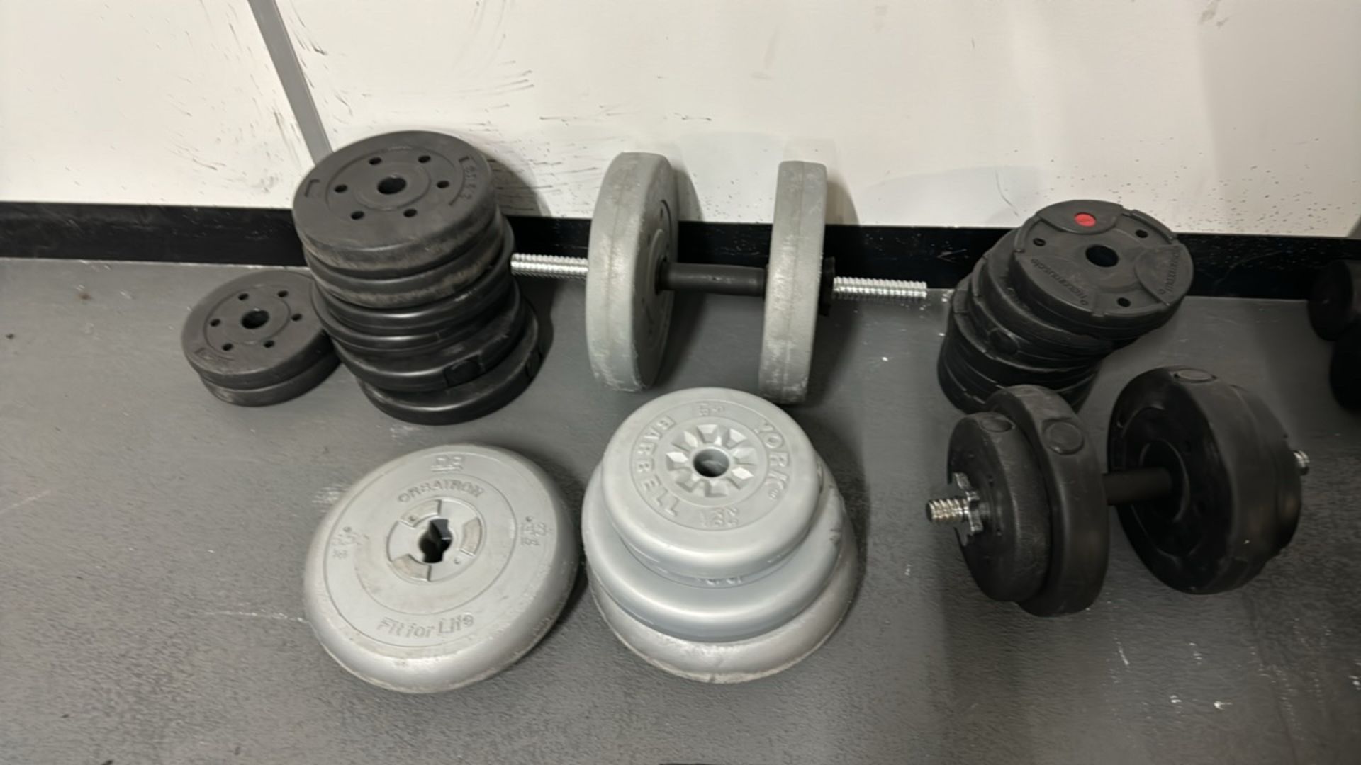 Assorted Plastic Weights - Image 3 of 9
