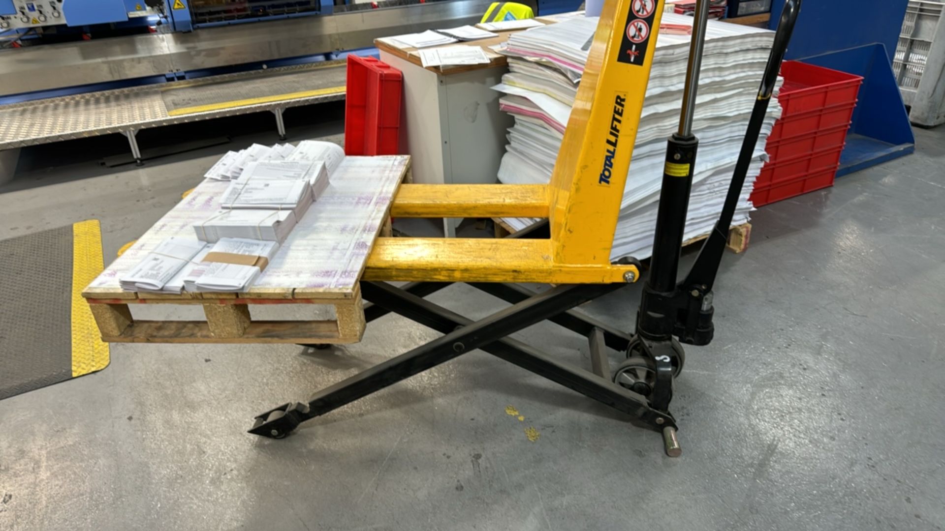 Total Lifter High Lift Pallet Truck - Image 2 of 5